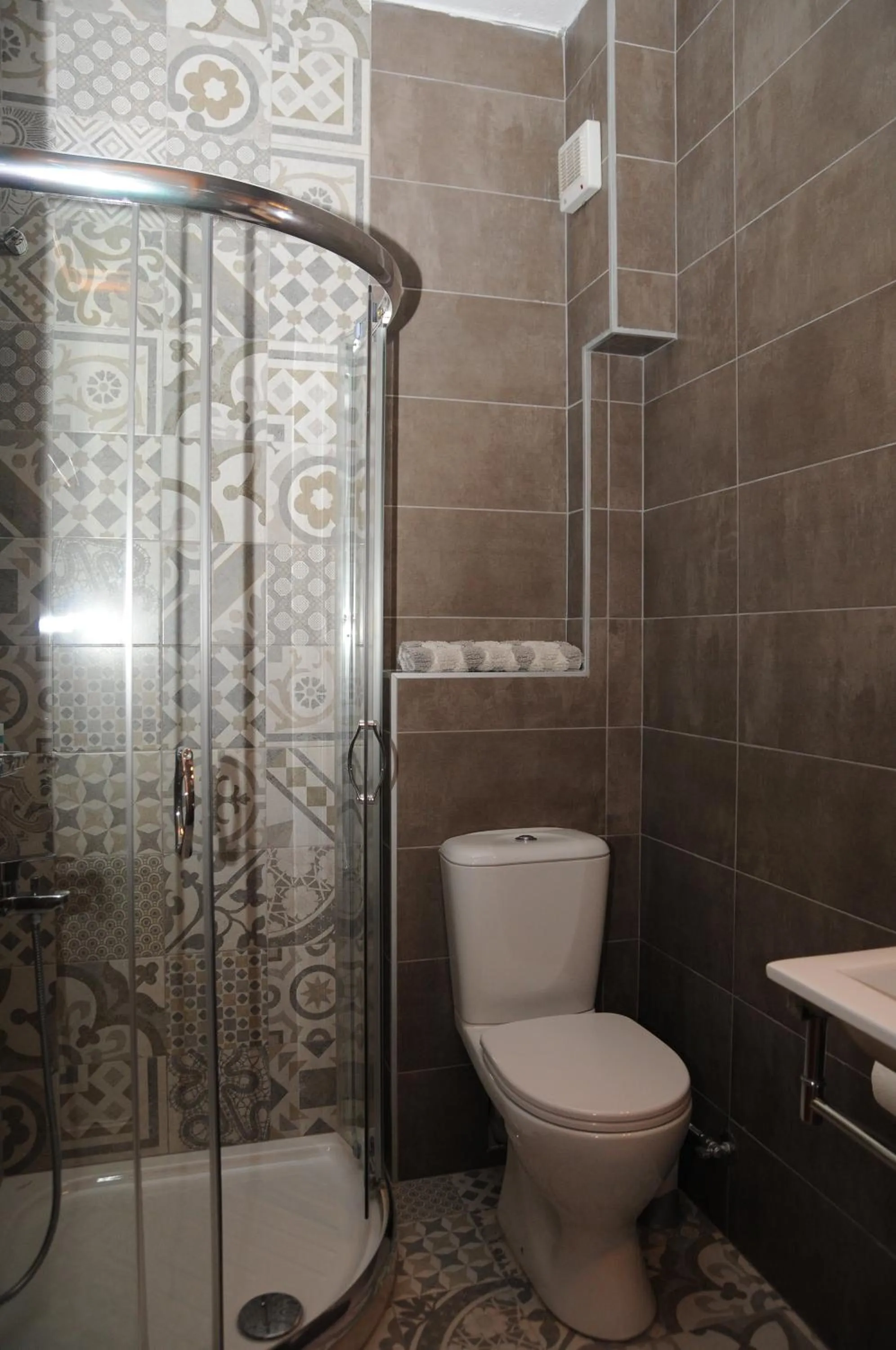 Bathroom in Domus Inn