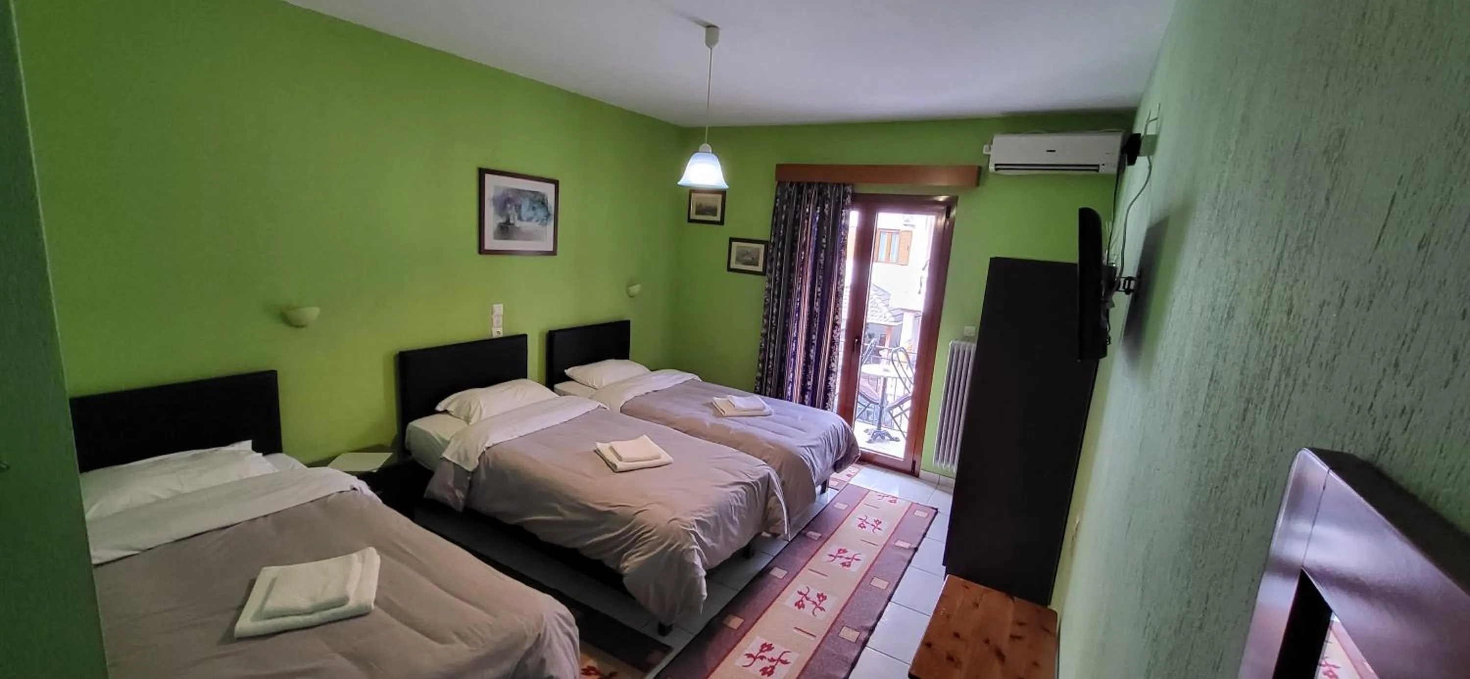 Bedroom, Bed in Domus Inn