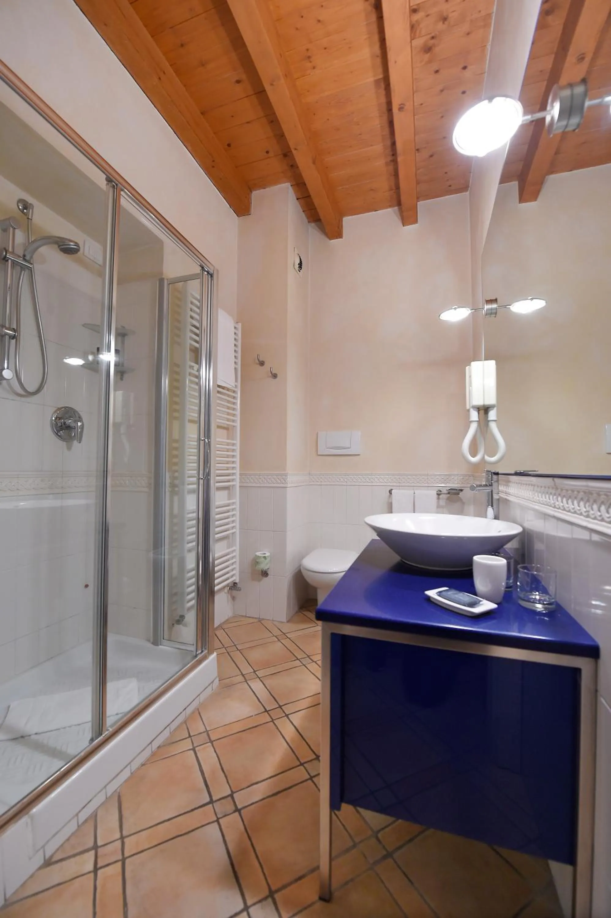 Shower in Ascanio Sforza - Suites & Apartments