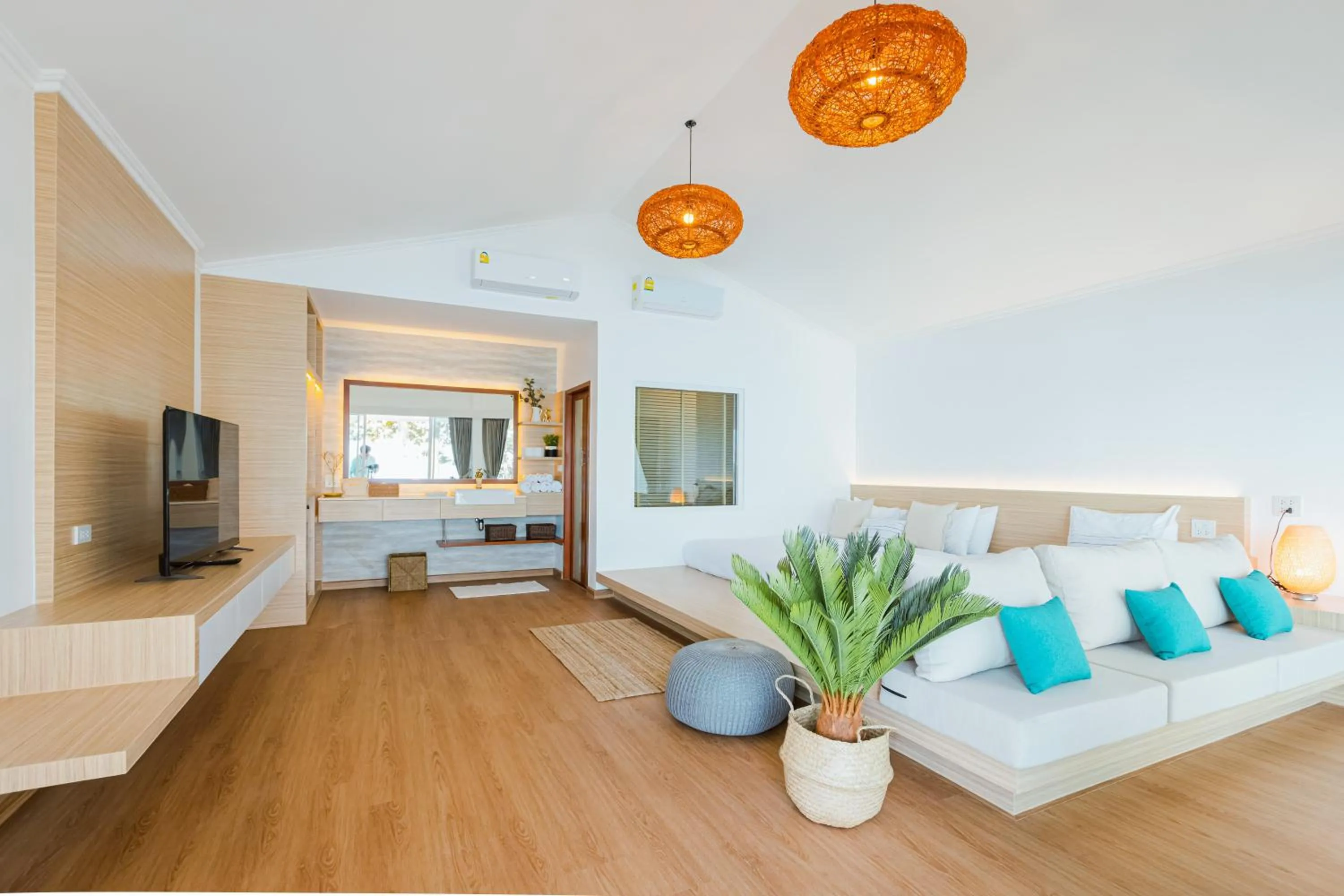 Photo of the whole room, Bed in Vimarn Samed Resort