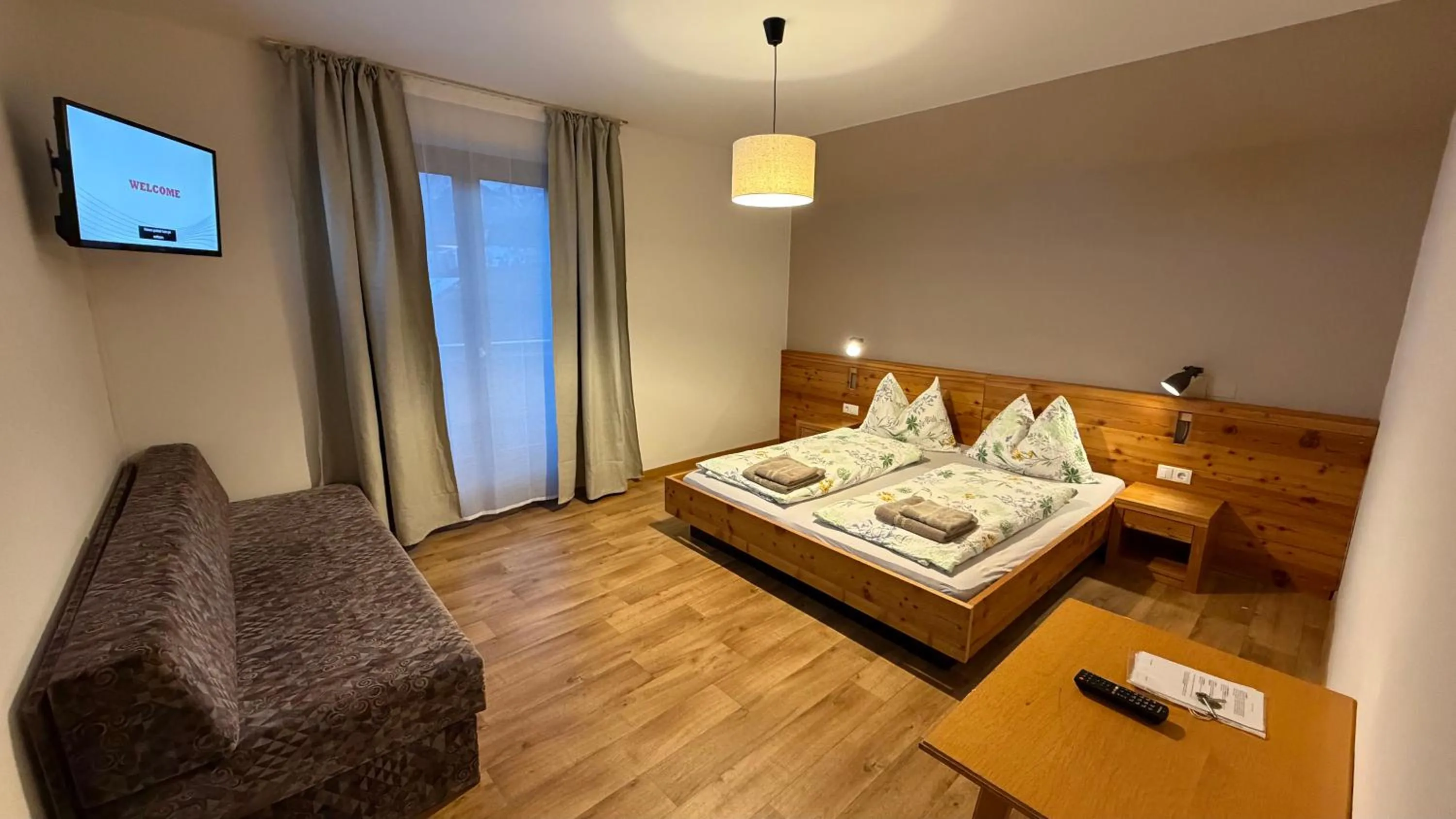 Photo of the whole room, Bed in Dolomites Smart Holidays