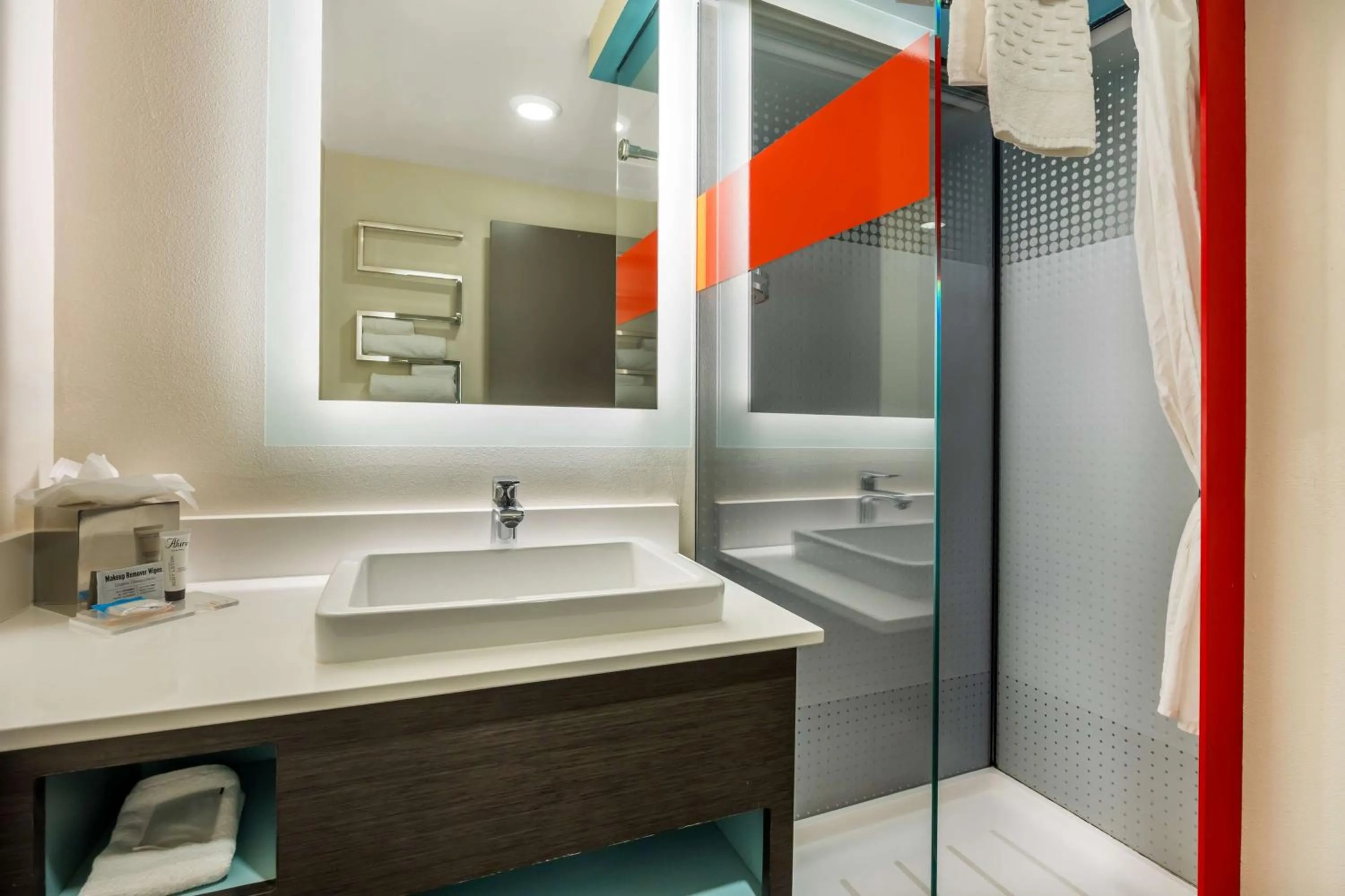 Bathroom in Vīb Best Western Springfield