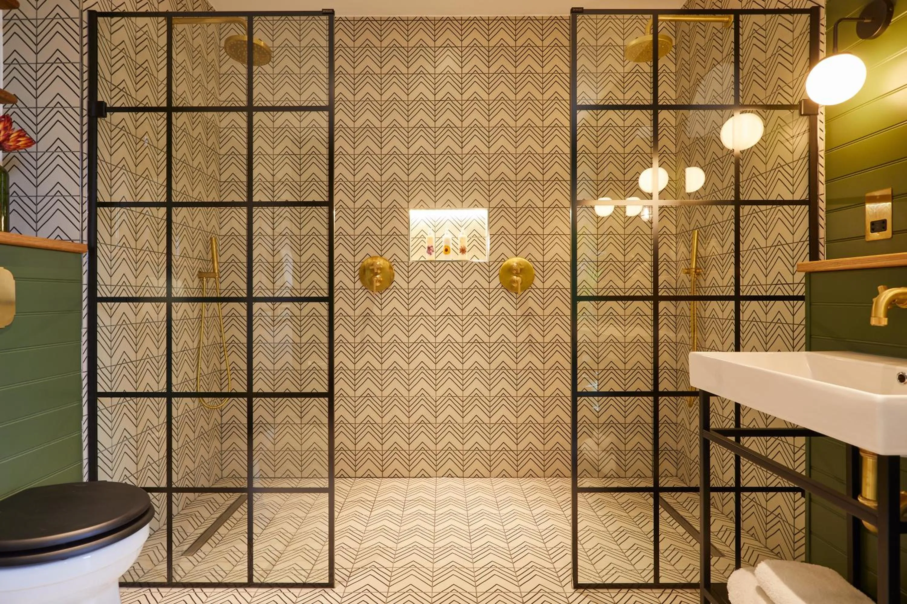 Shower in Rothay Manor Hotel