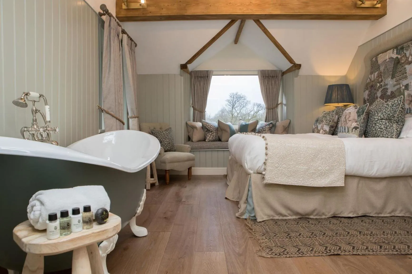 Shower, Bed in Rothay Manor Hotel