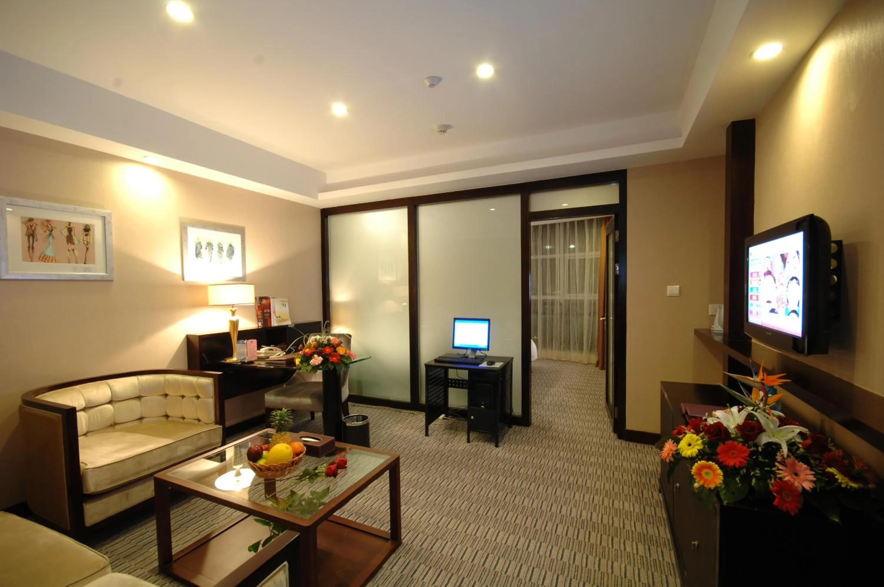 Photo of the whole room in Royal Palace Hotel Haining