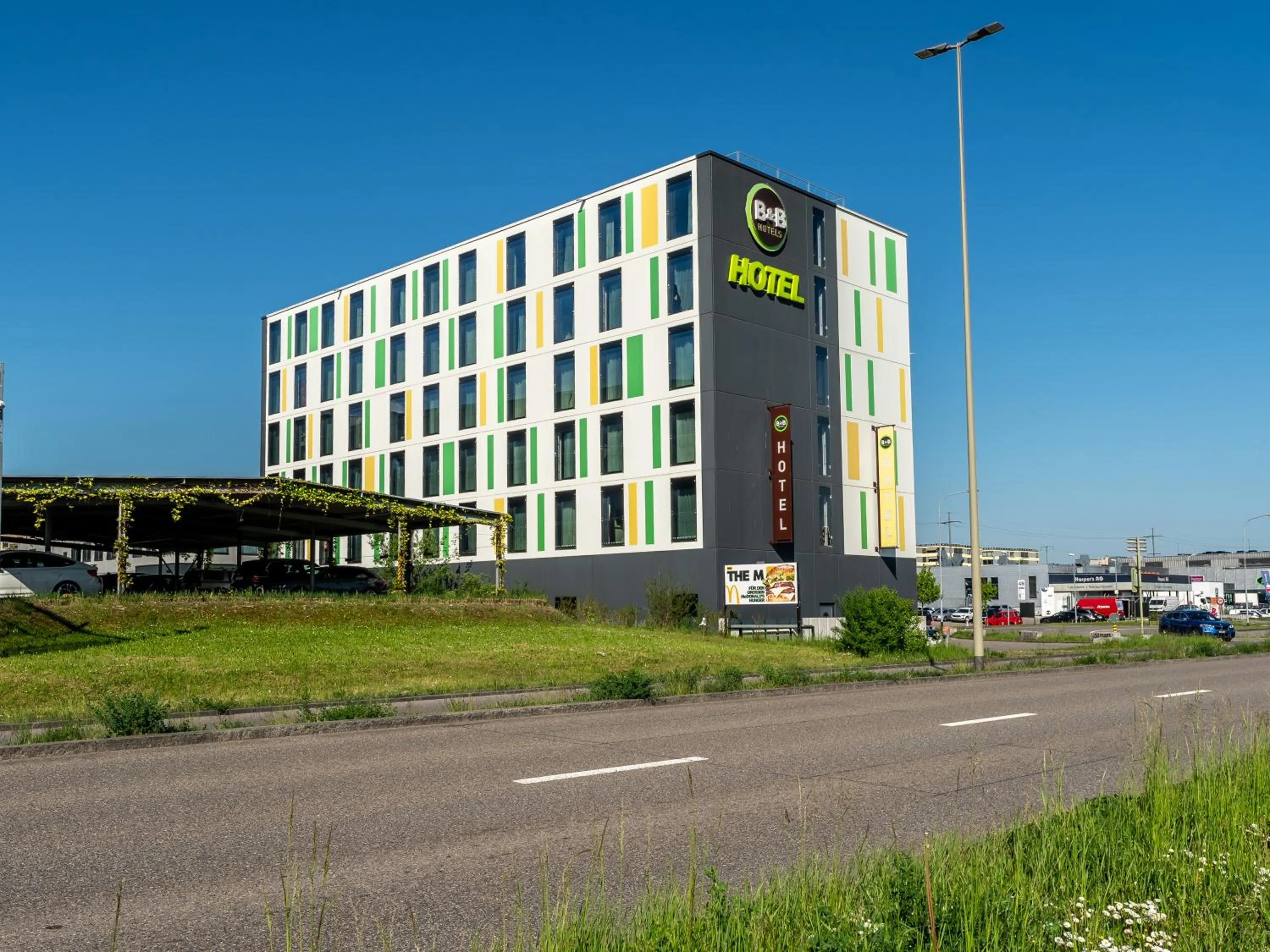 Property building in B&B HOTEL Zürich Airport