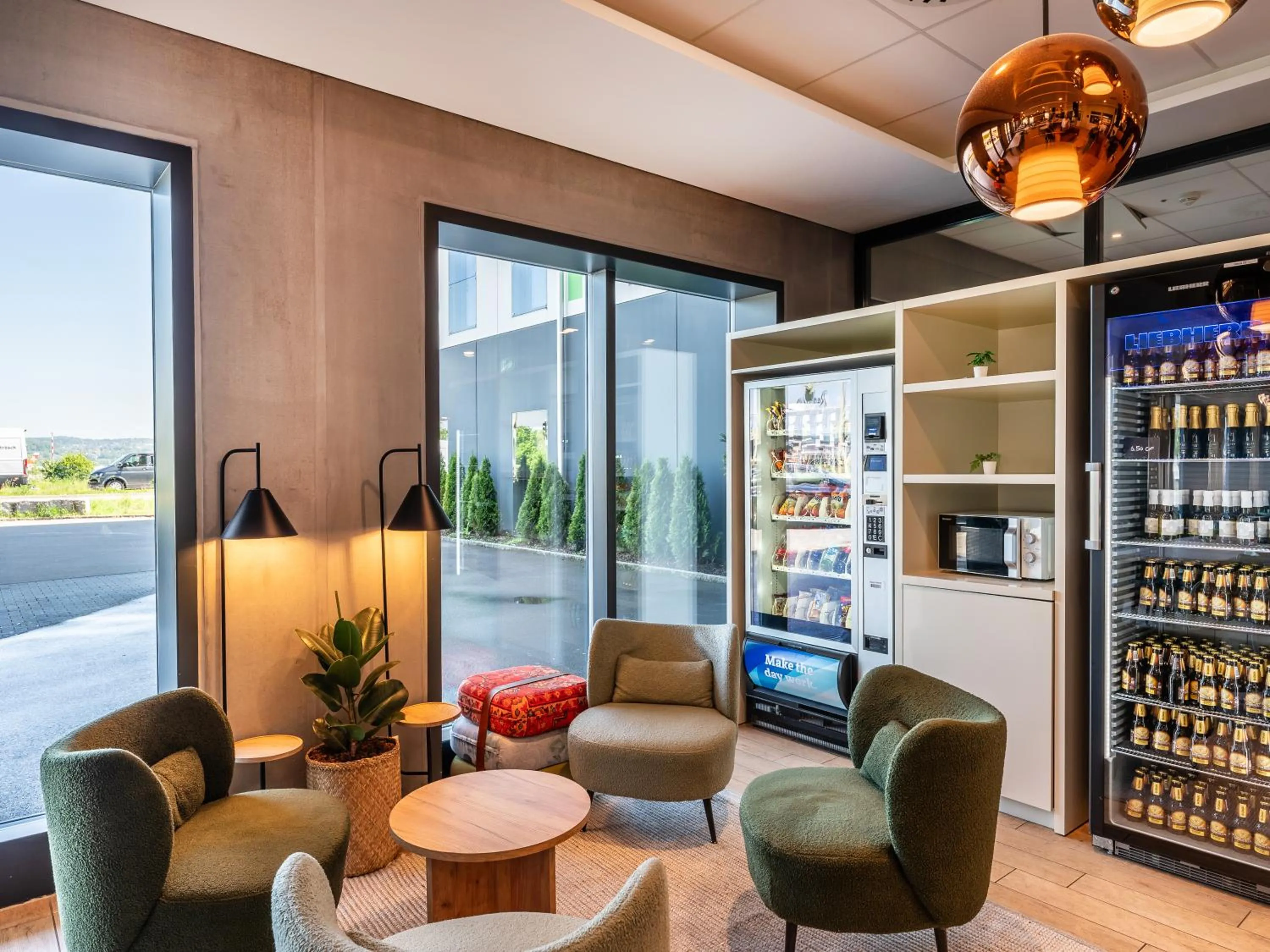 Lobby or reception in B&B HOTEL Zürich Airport