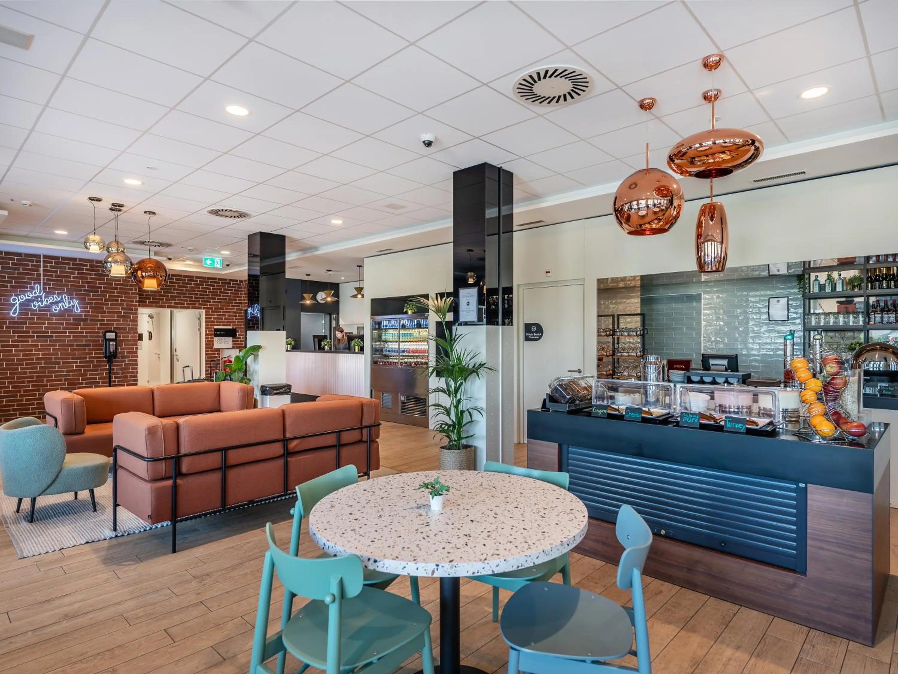 Lobby or reception in B&B HOTEL Zürich Airport