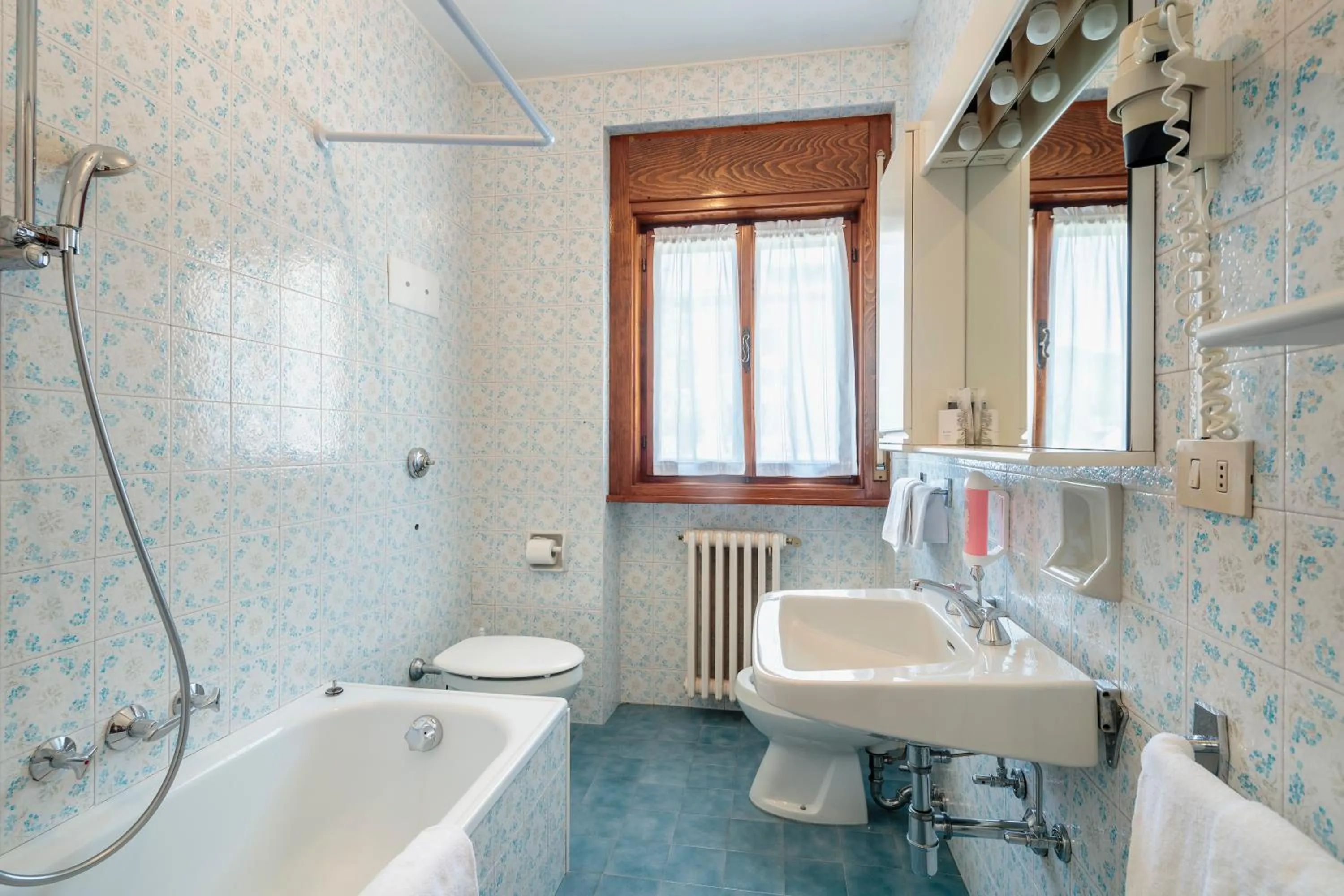 Bed in Hotel Al Larin