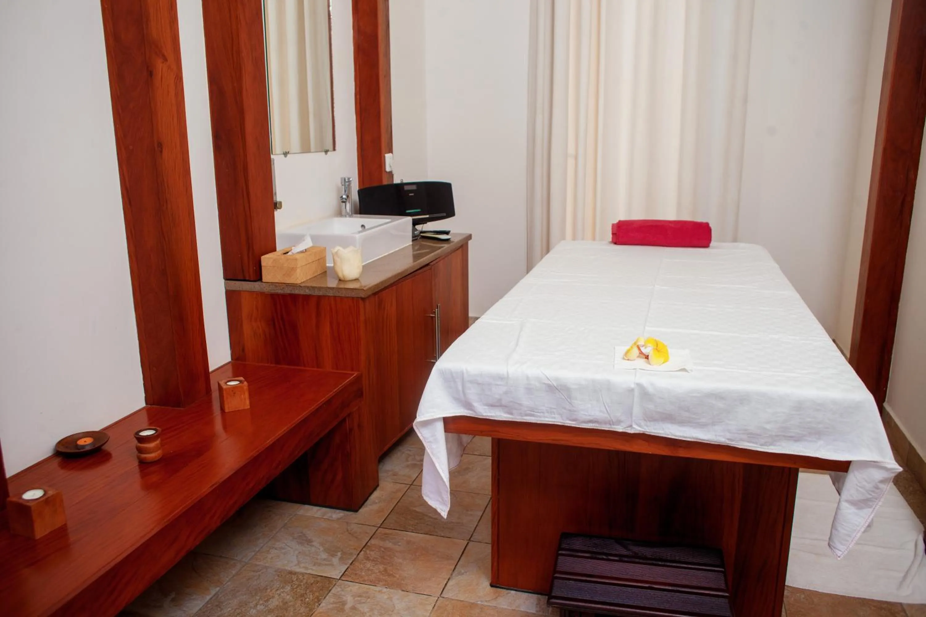 Massage, Bed in Royal Beach Hôtel