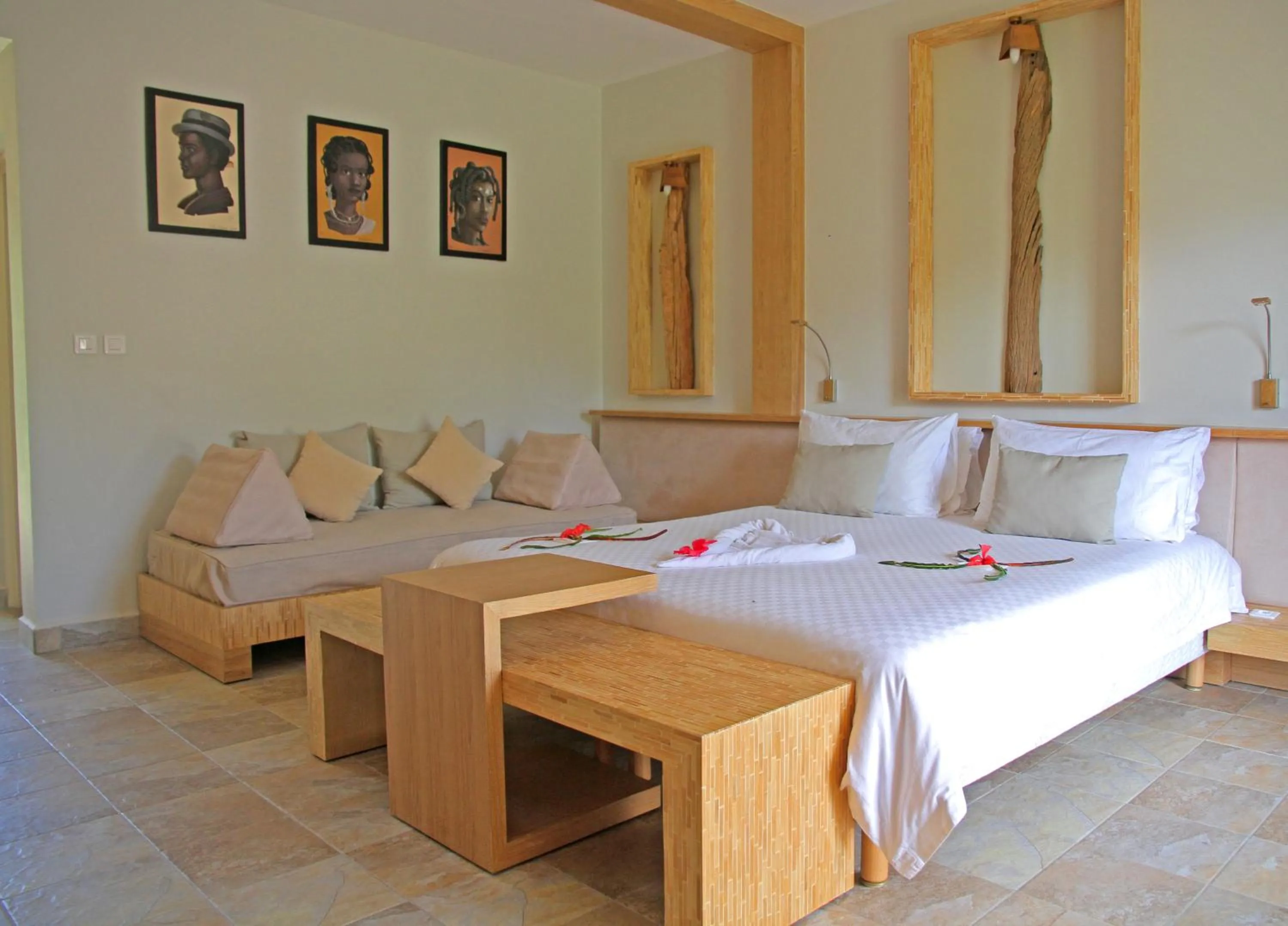 Bedroom, Bed in Royal Beach Hôtel