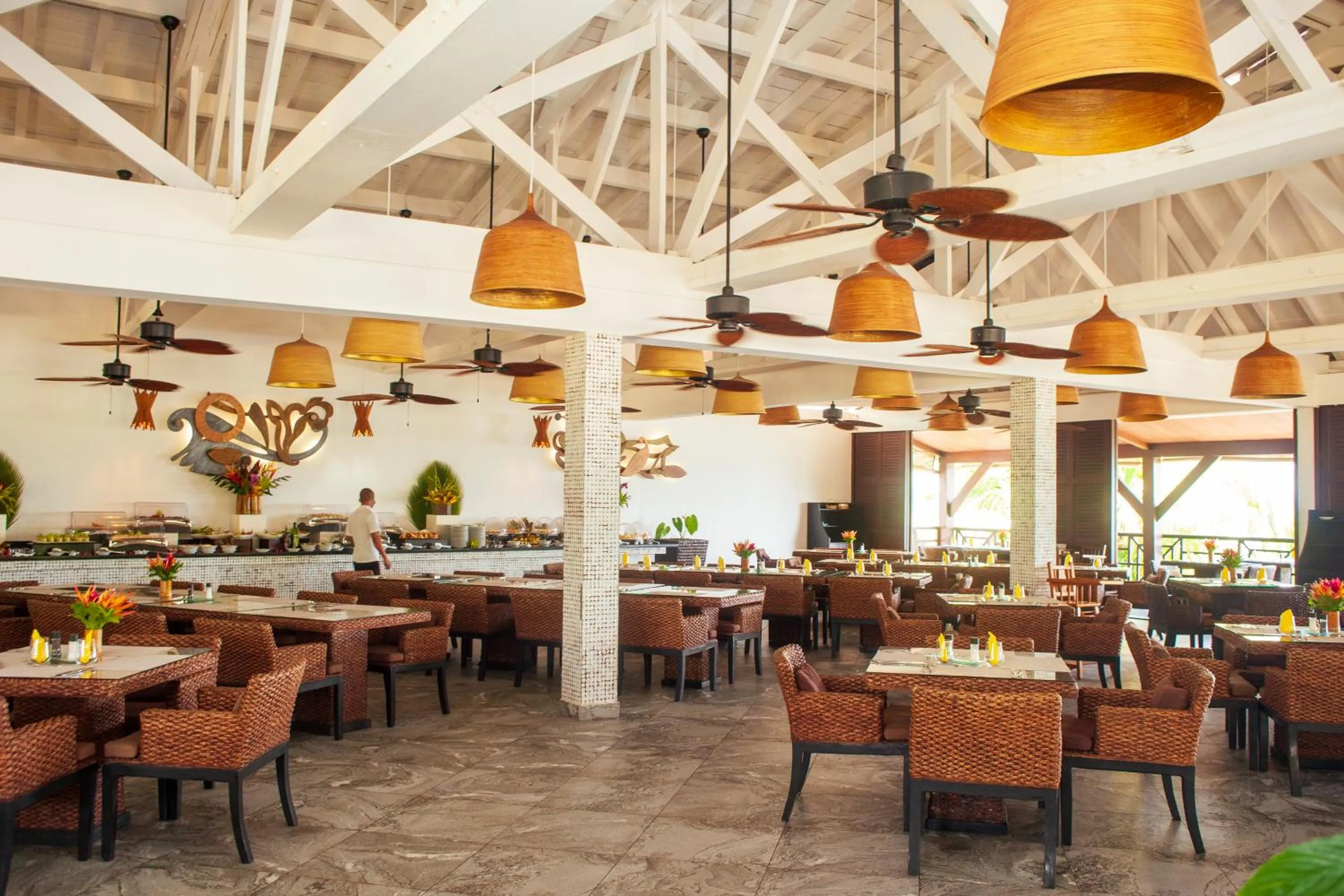 Restaurant/places to eat in Royal Beach Hôtel