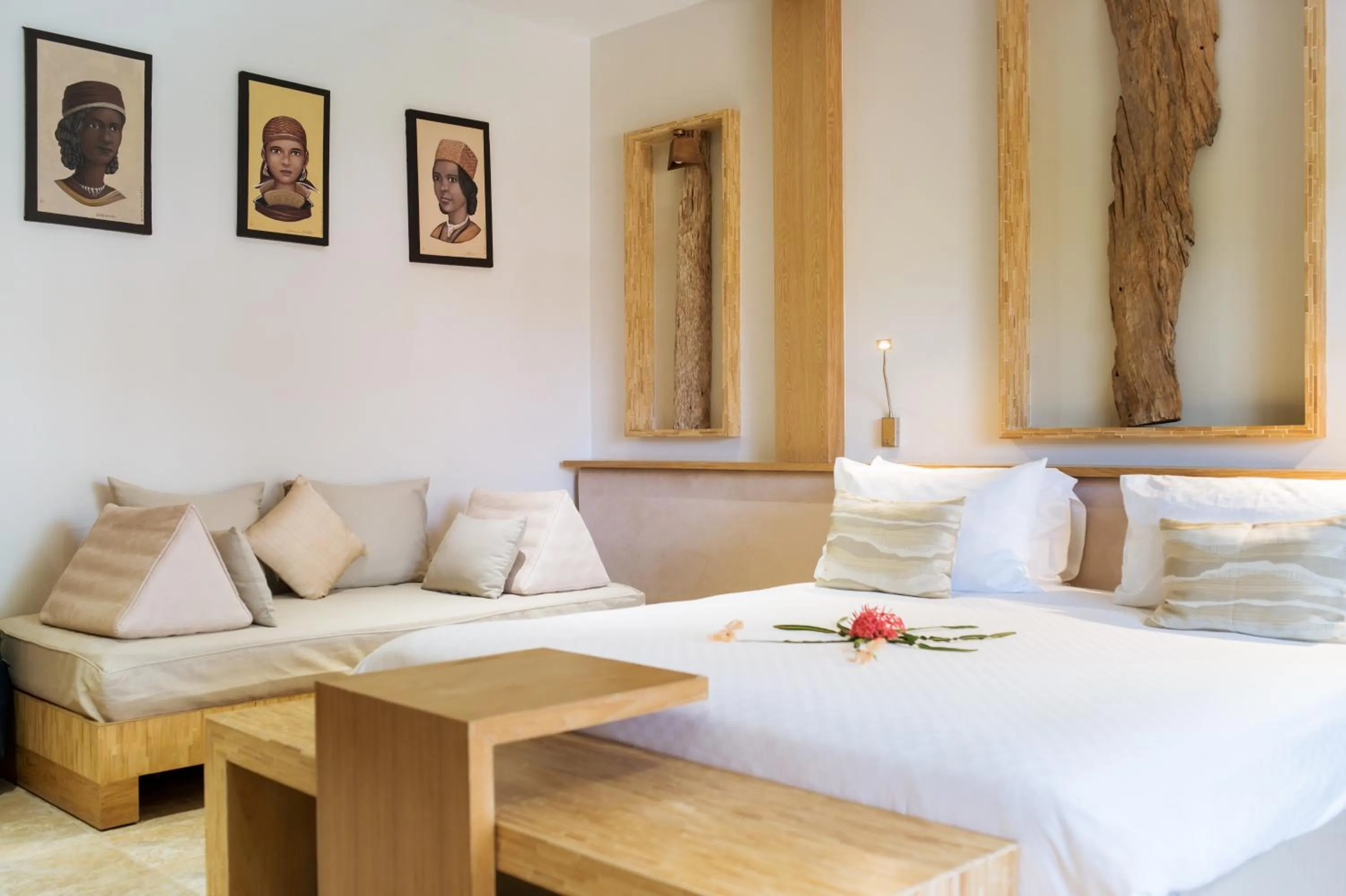 Bed in Royal Beach Hôtel