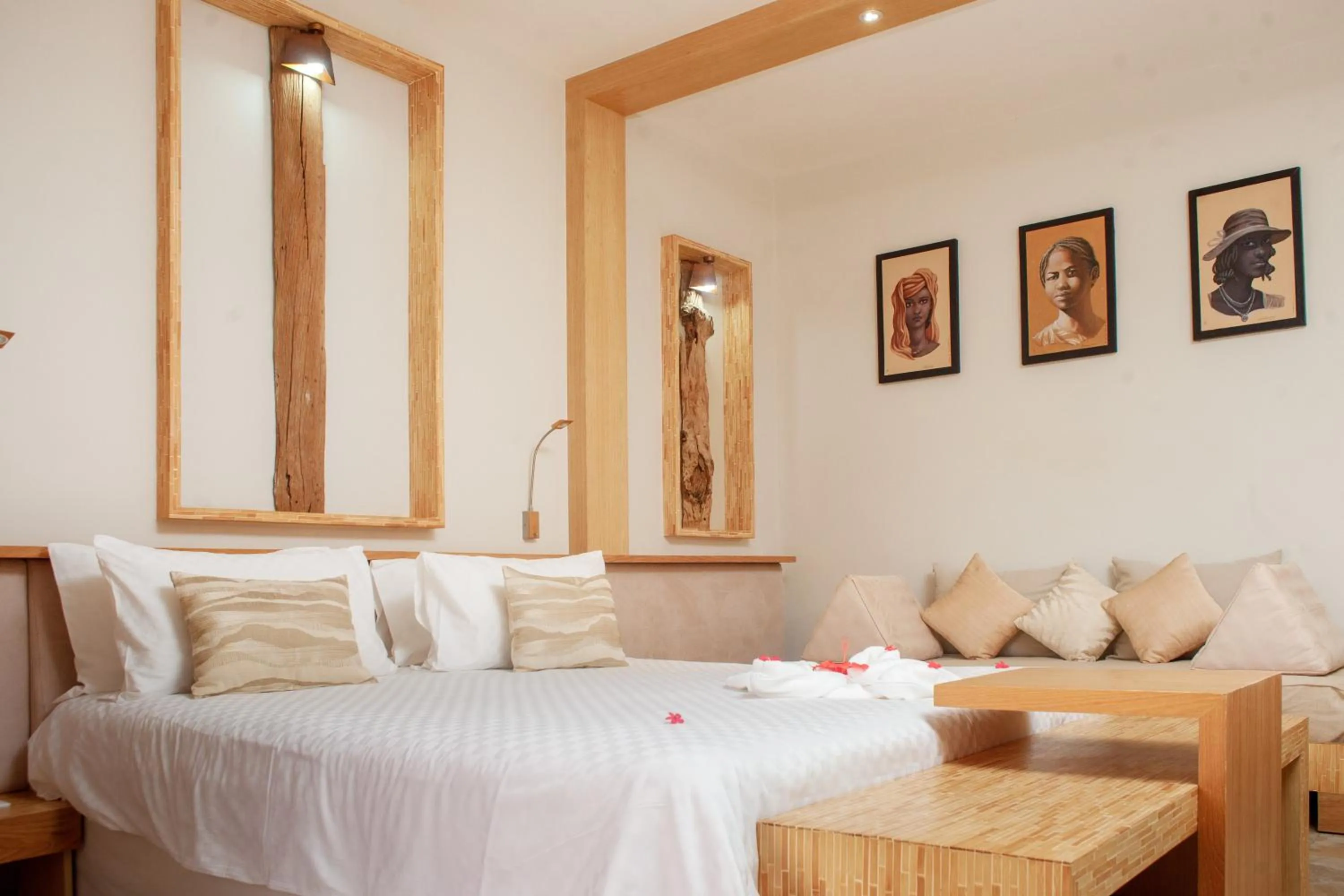 Bed in Royal Beach Hôtel