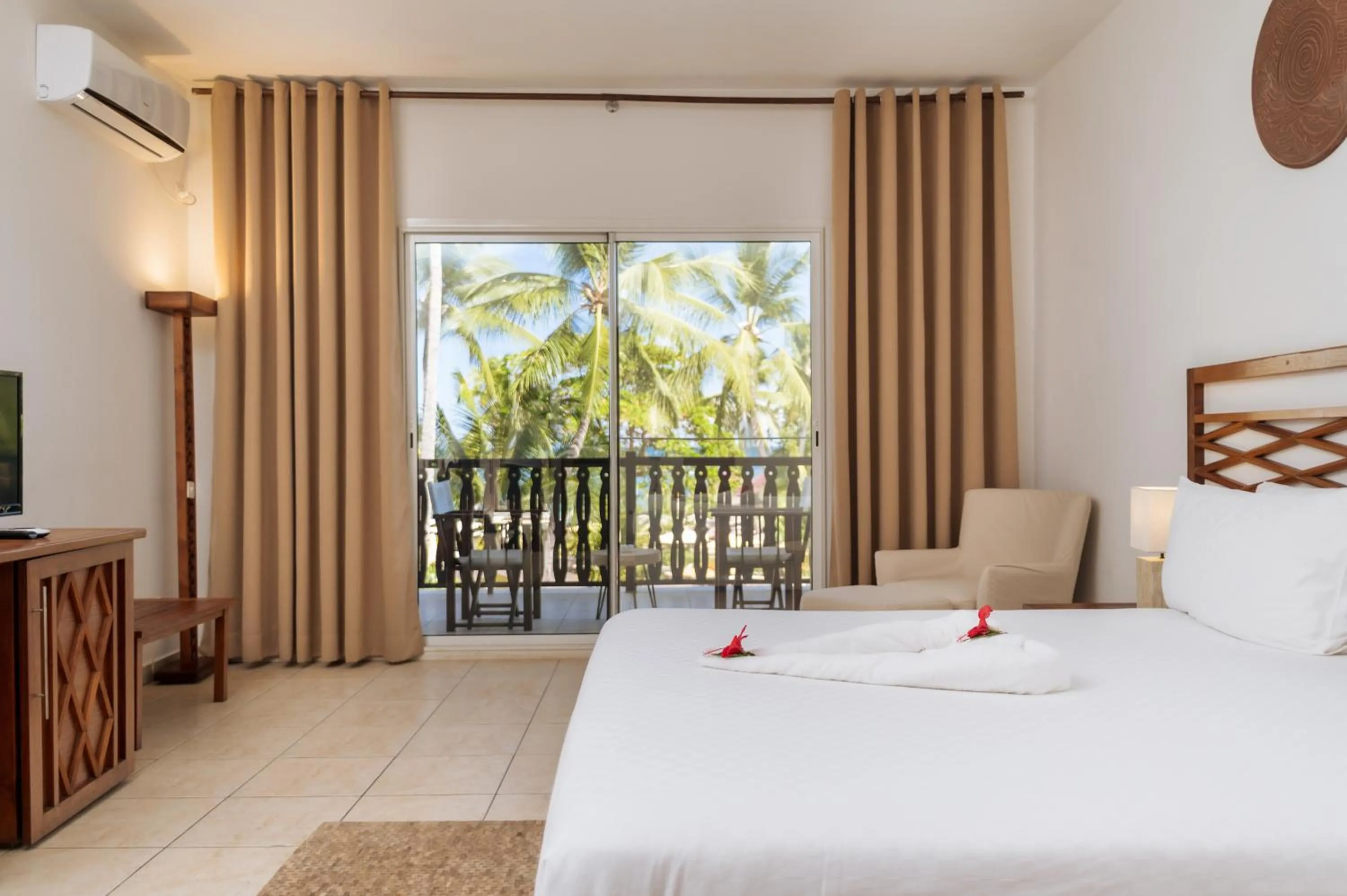 Bed in Royal Beach Hôtel