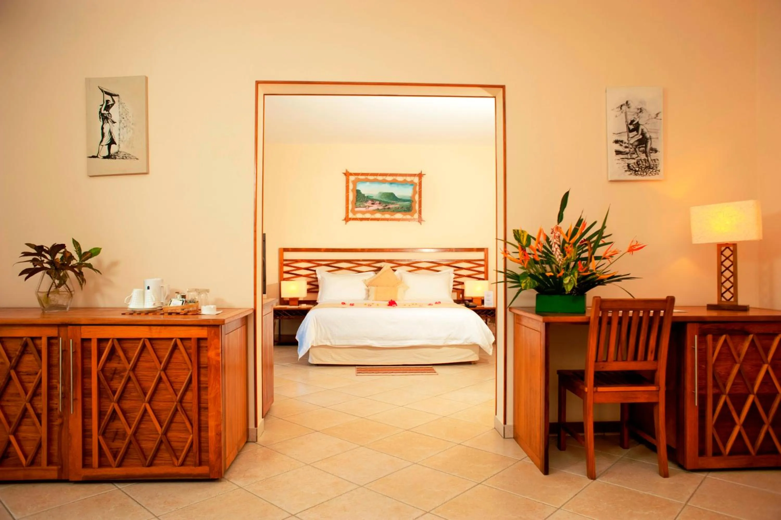 Bedroom, Bed in Royal Beach Hôtel