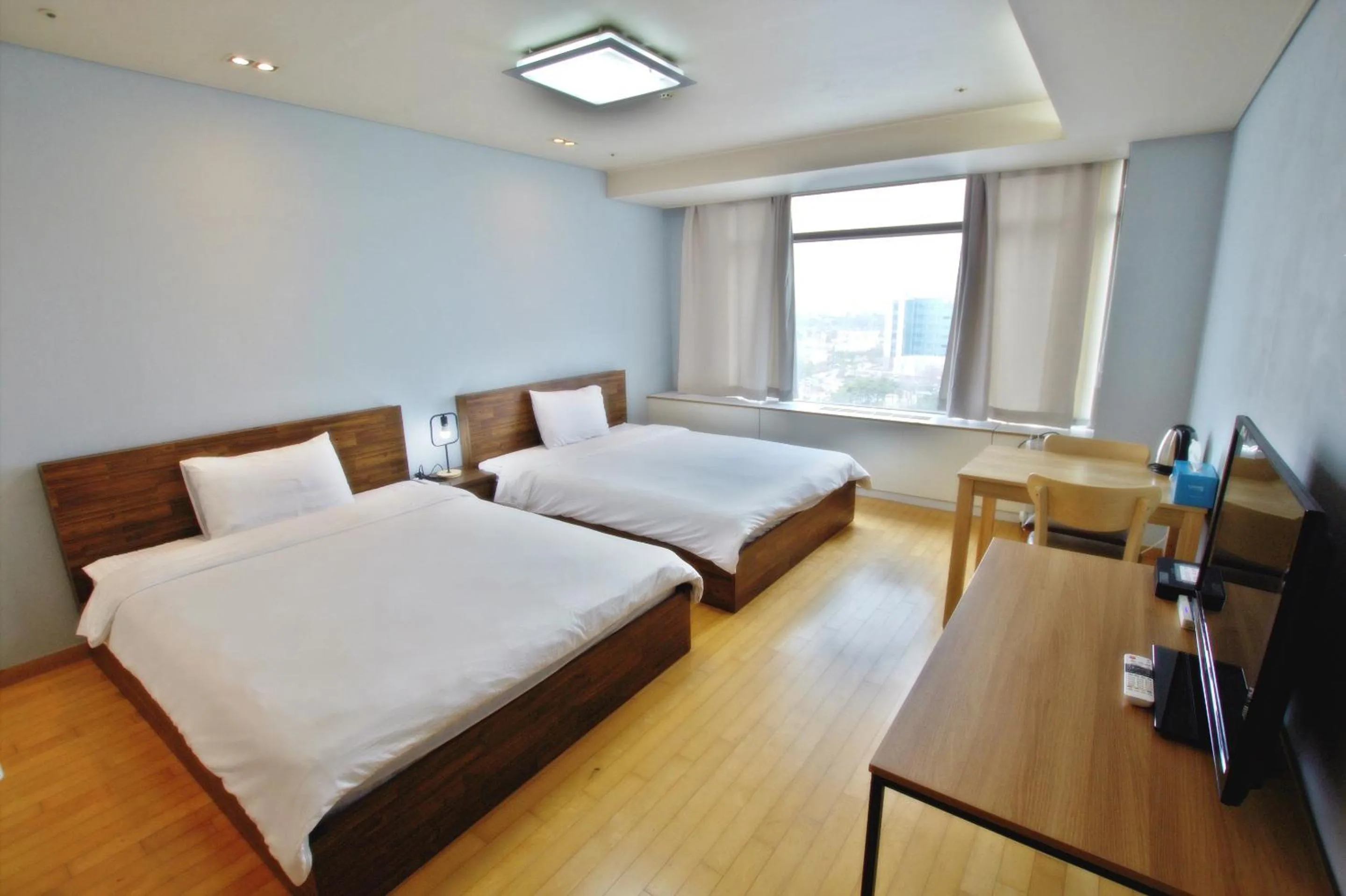 Photo of the whole room, Bed in Incheon Airport Guesthouse