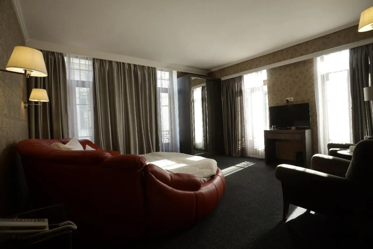 Bed in Redline Hotel