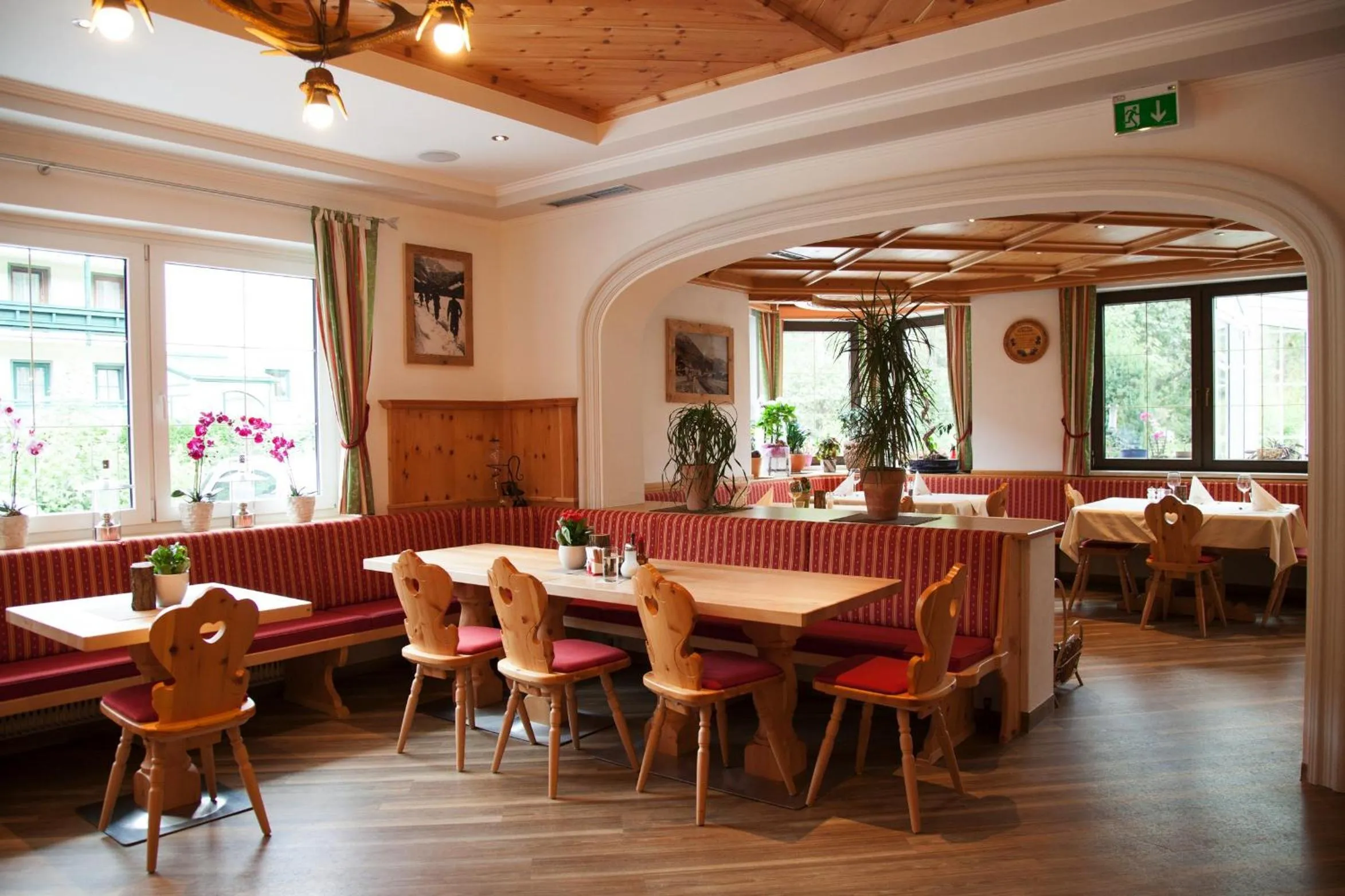 Restaurant/places to eat in Hotel Ennskraxblick