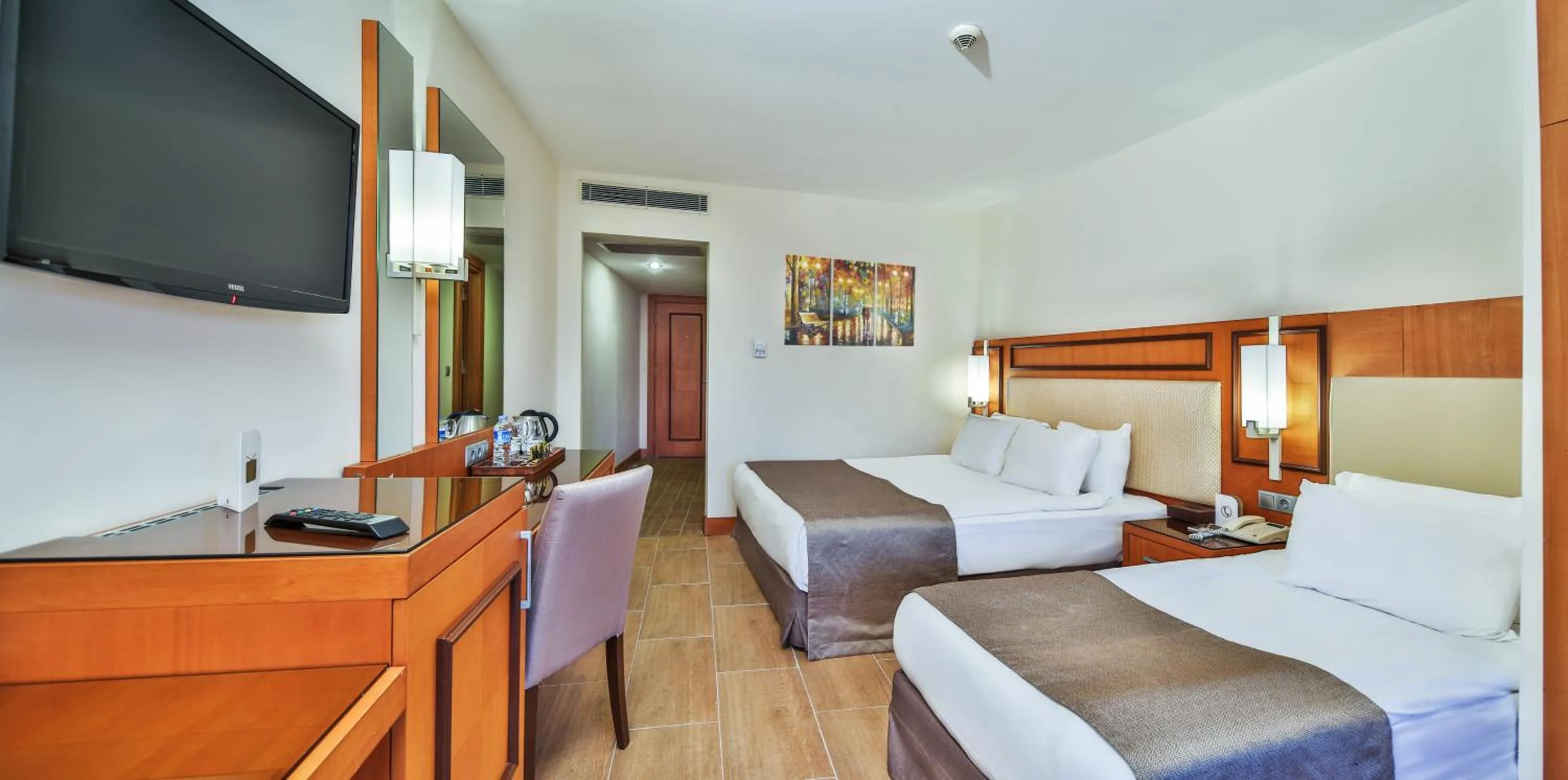 Property building, Bed in Crystal Prestige Pearl Collection