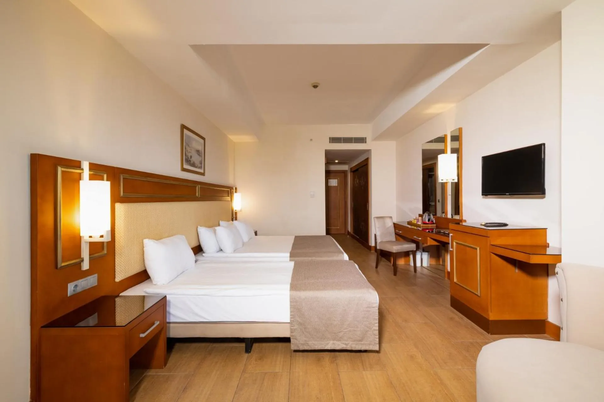 Bed in Crystal Prestige Pearl Collection