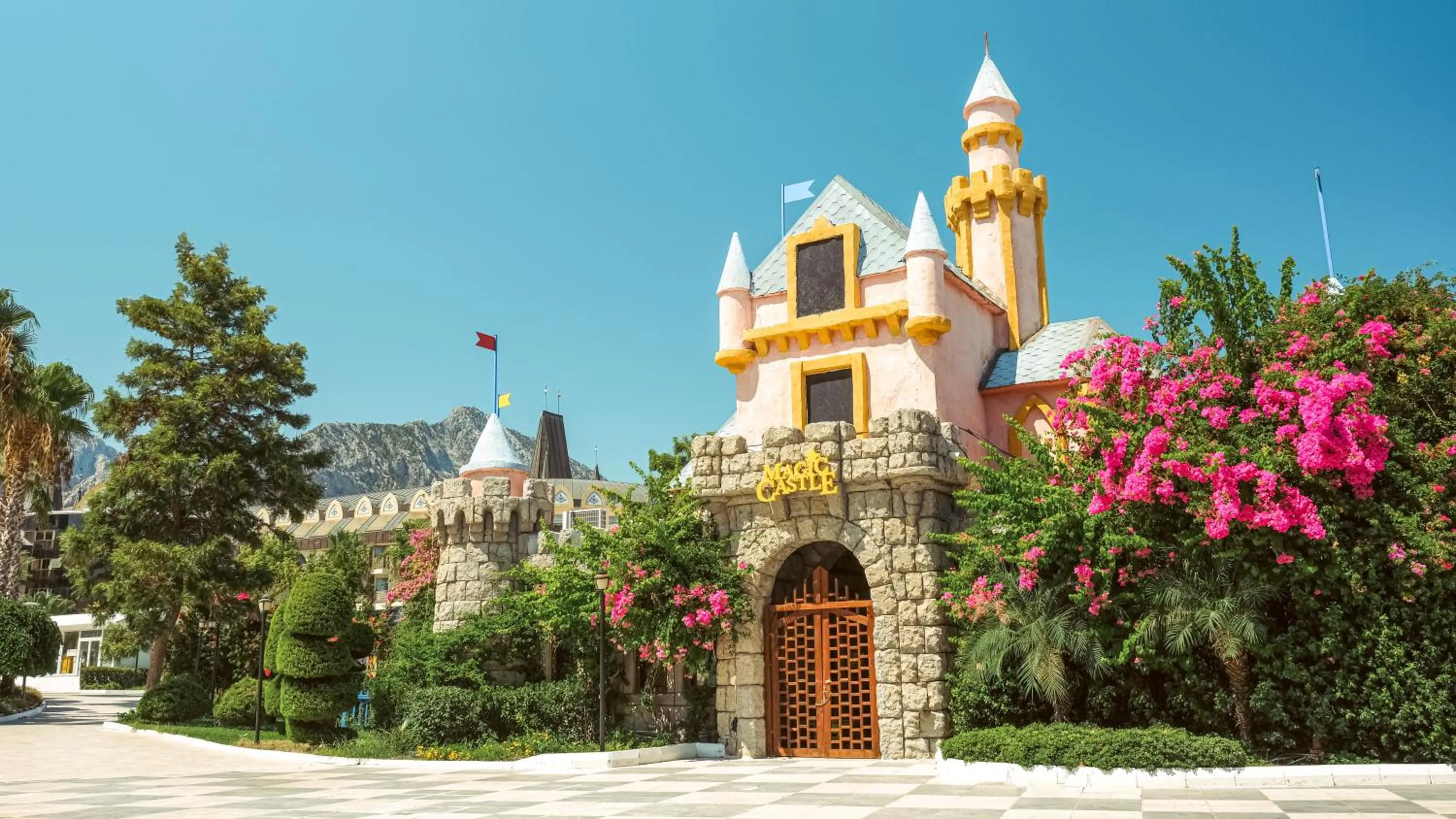 Property building in Crystal Prestige Pearl Collection