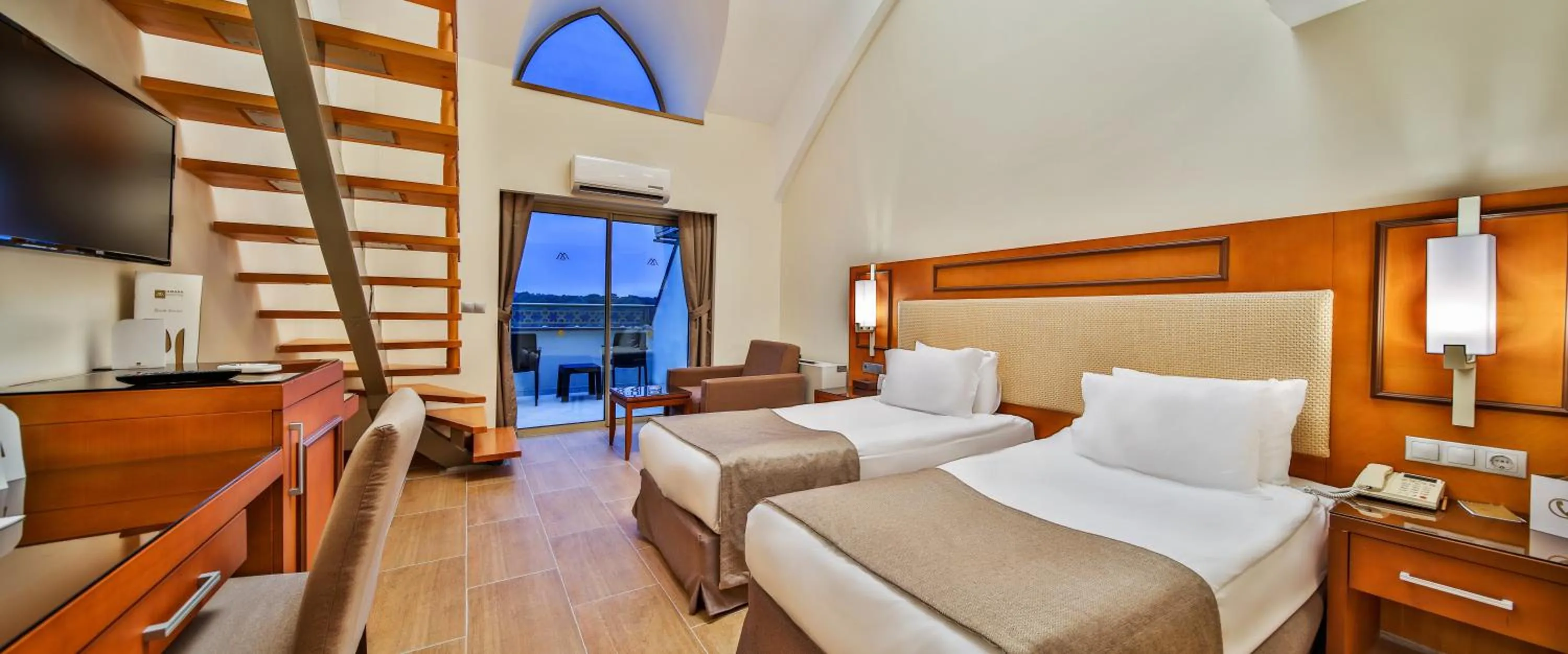 Property building, Bed in Crystal Prestige Pearl Collection