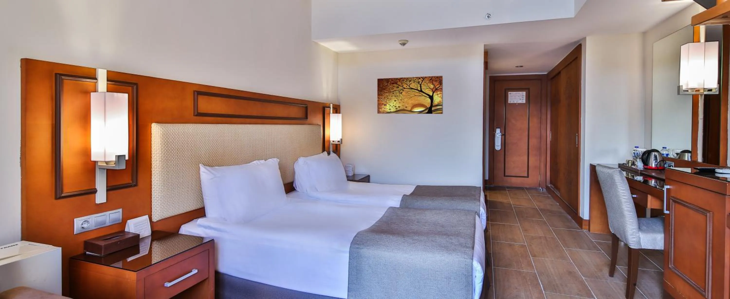 Property building, Bed in Crystal Prestige Pearl Collection