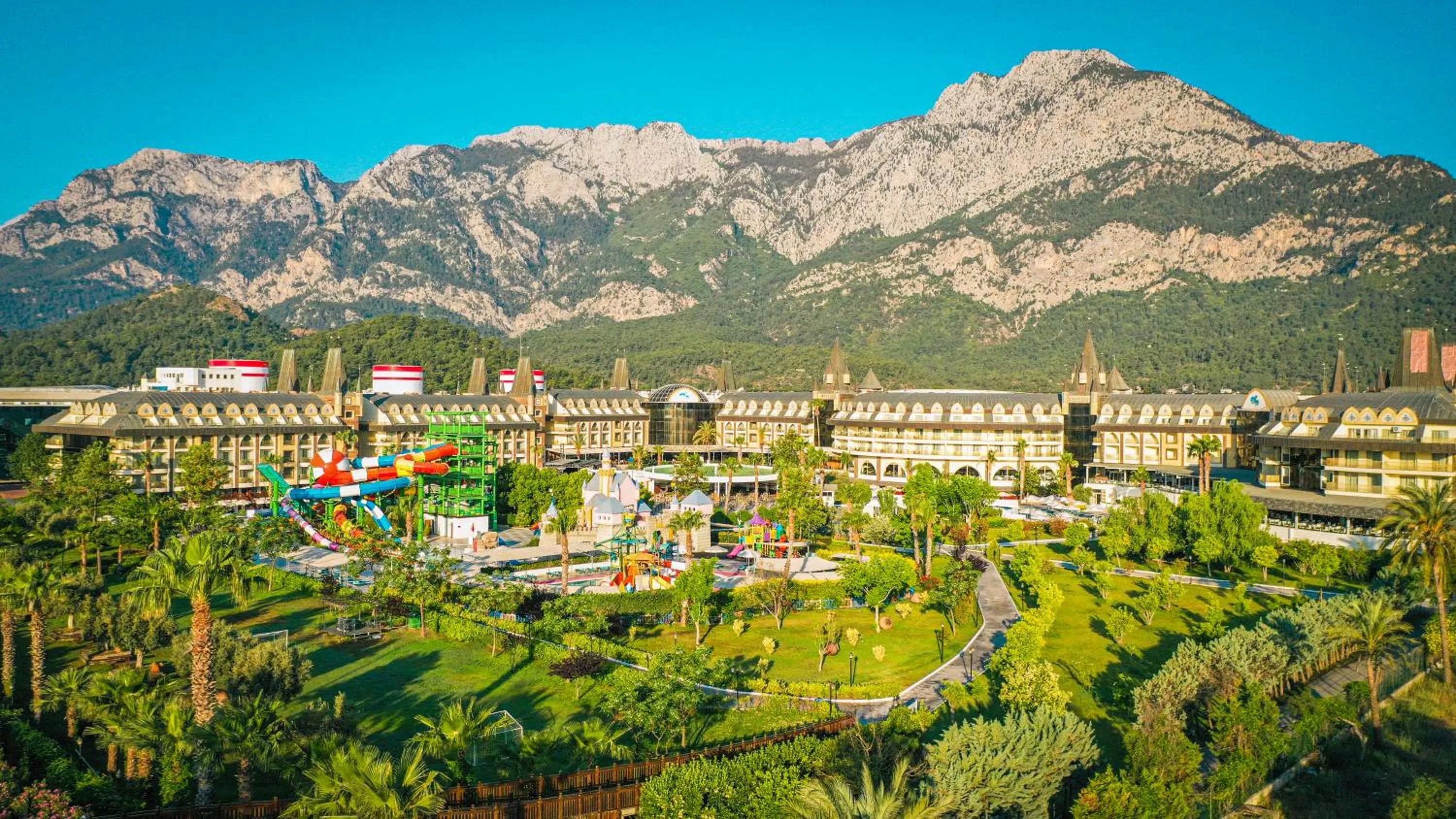 Property building in Crystal Prestige Pearl Collection