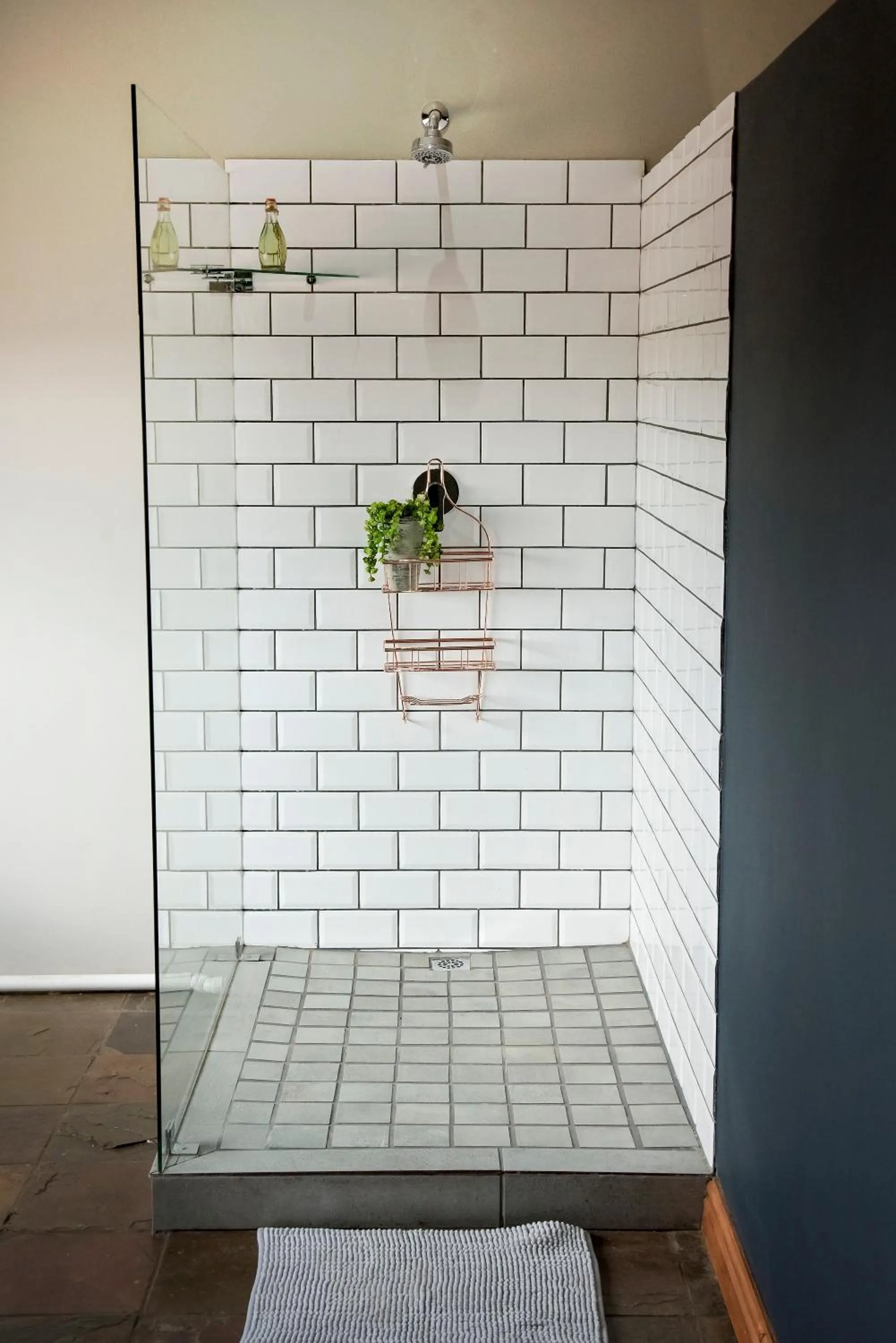 Shower in Blue Rain Guest House