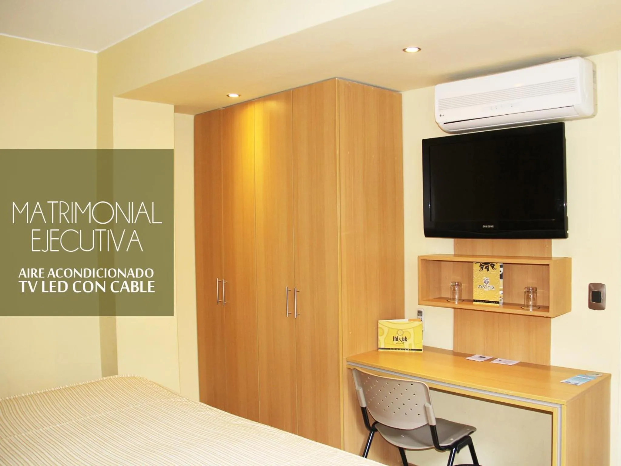 TV and multimedia, Bed in Hotel Mochiks