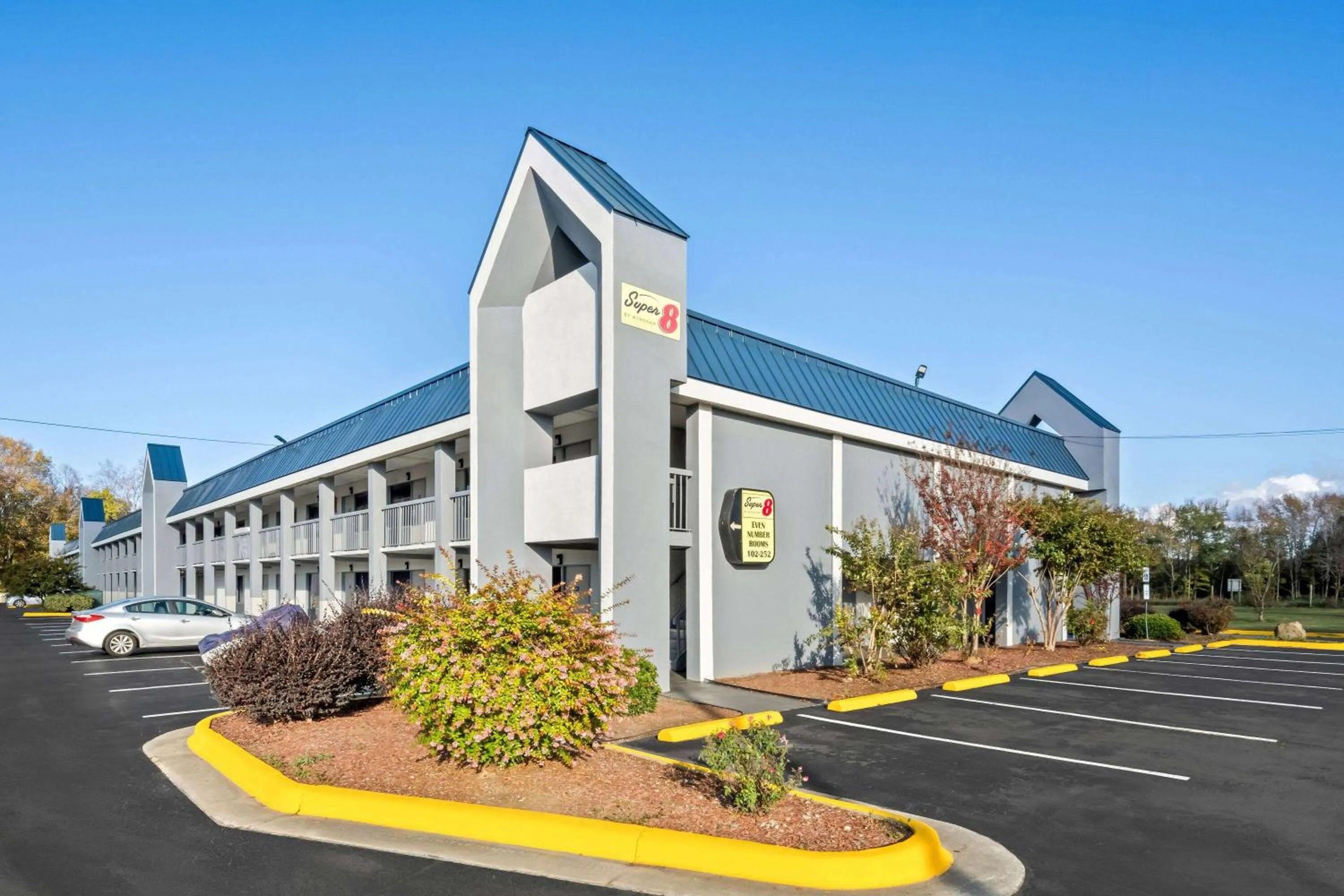 Property building in Super 8 by Wyndham Garysburg/Roanoke Rapids