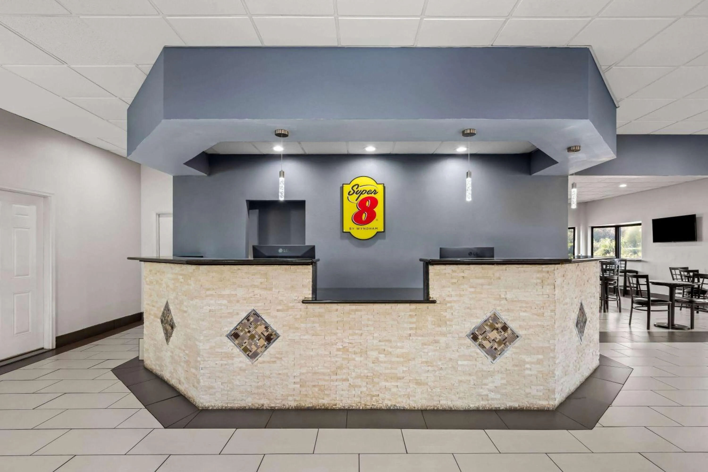 Lobby or reception in Super 8 by Wyndham Garysburg/Roanoke Rapids