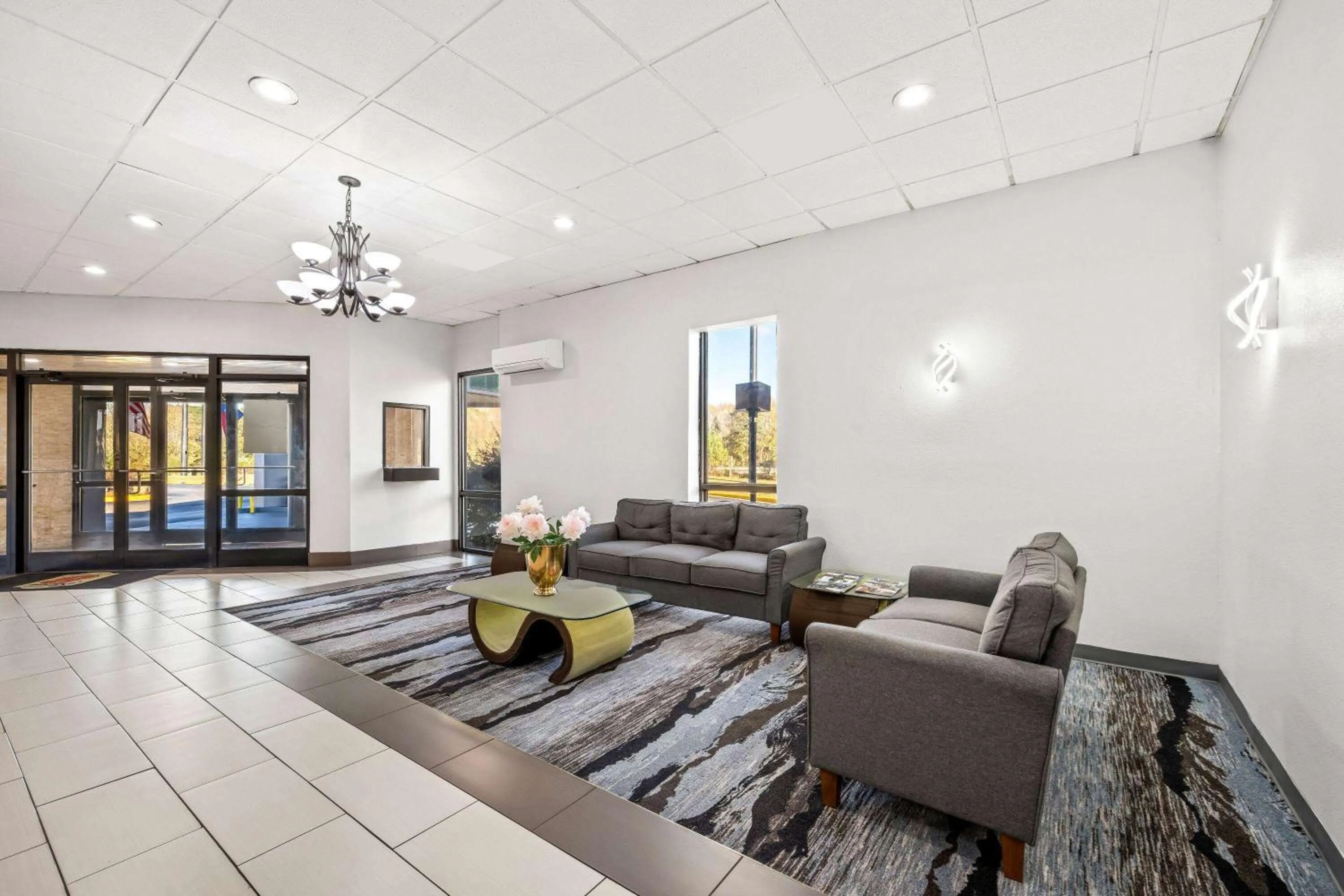 Lobby or reception in Super 8 by Wyndham Garysburg/Roanoke Rapids