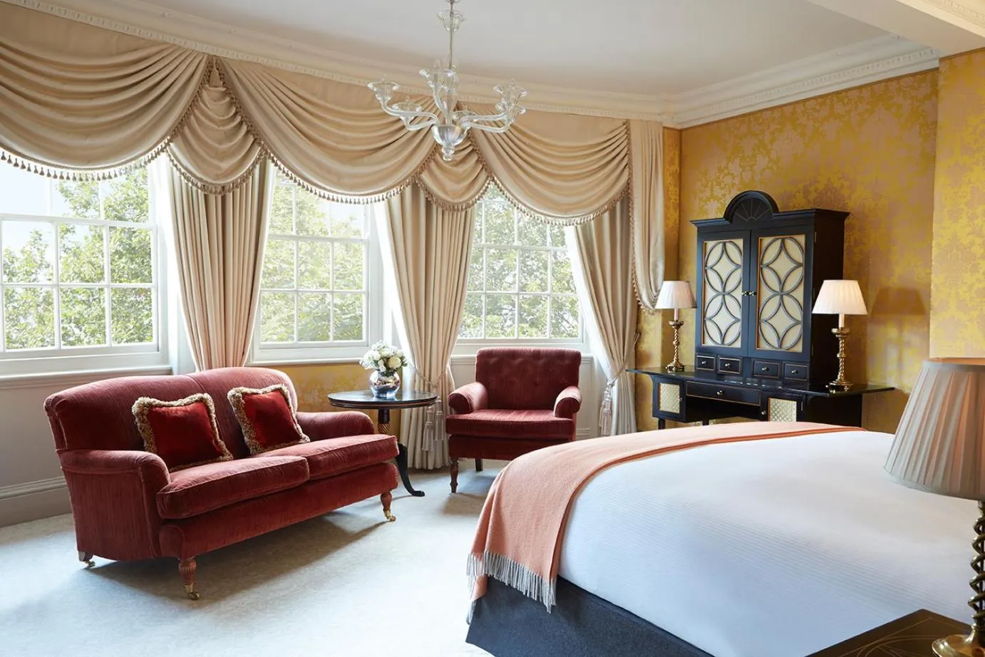 Bedroom, Bed in The Goring