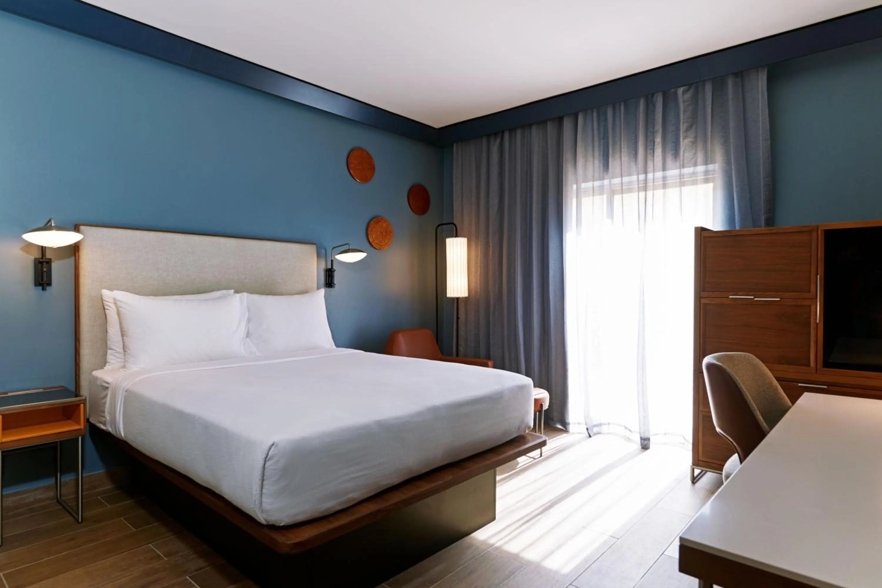 Photo of the whole room, Bed in Courtyard by Marriott Paramaribo