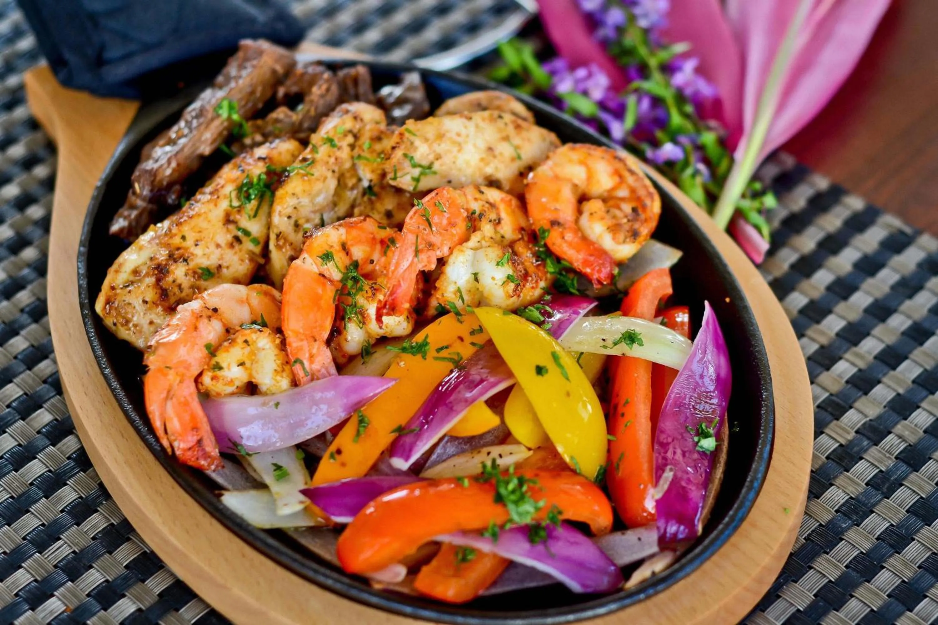 Restaurant/places to eat in Courtyard by Marriott Paramaribo