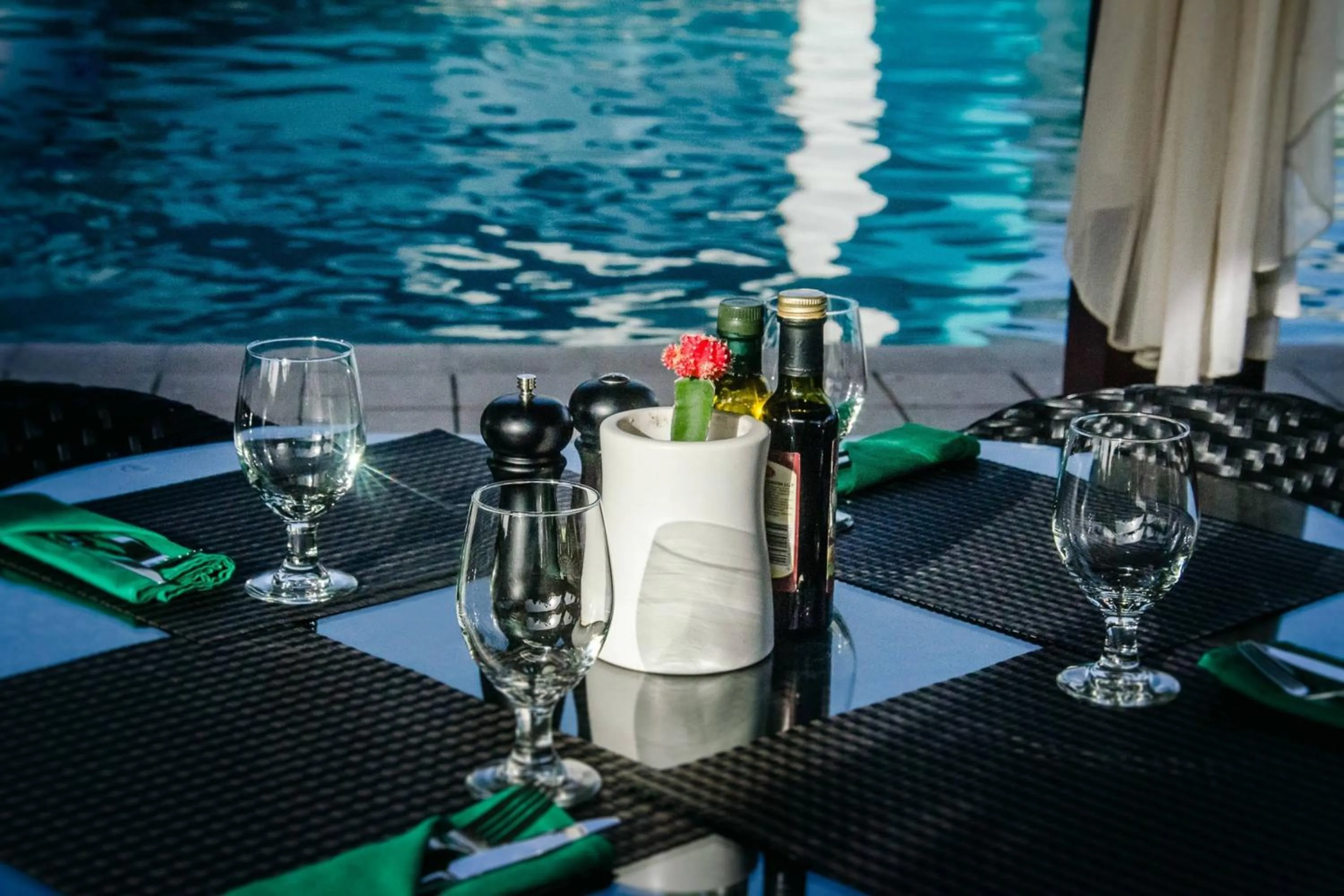 Restaurant/places to eat in Courtyard by Marriott Paramaribo