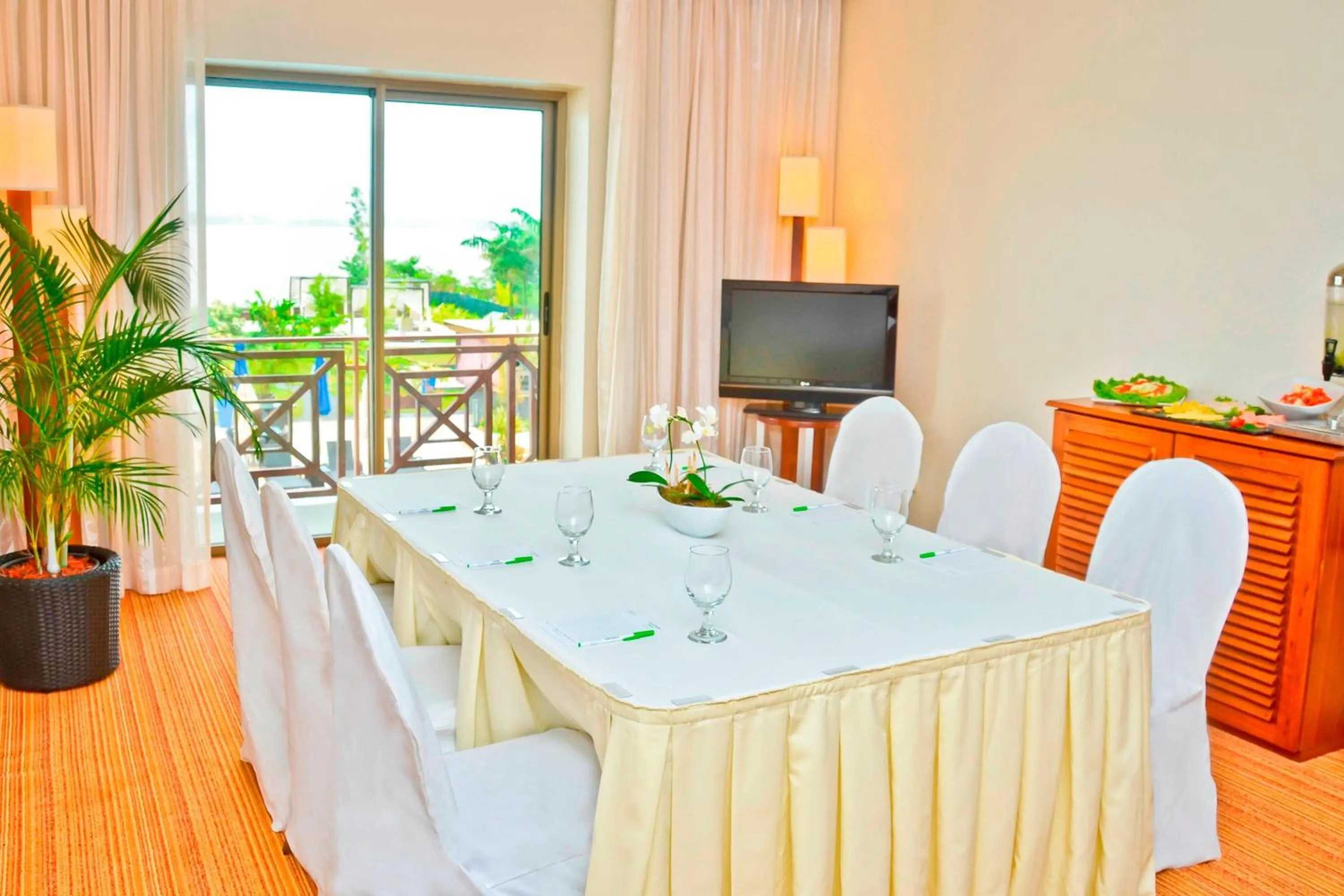 Meeting/conference room in Courtyard by Marriott Paramaribo