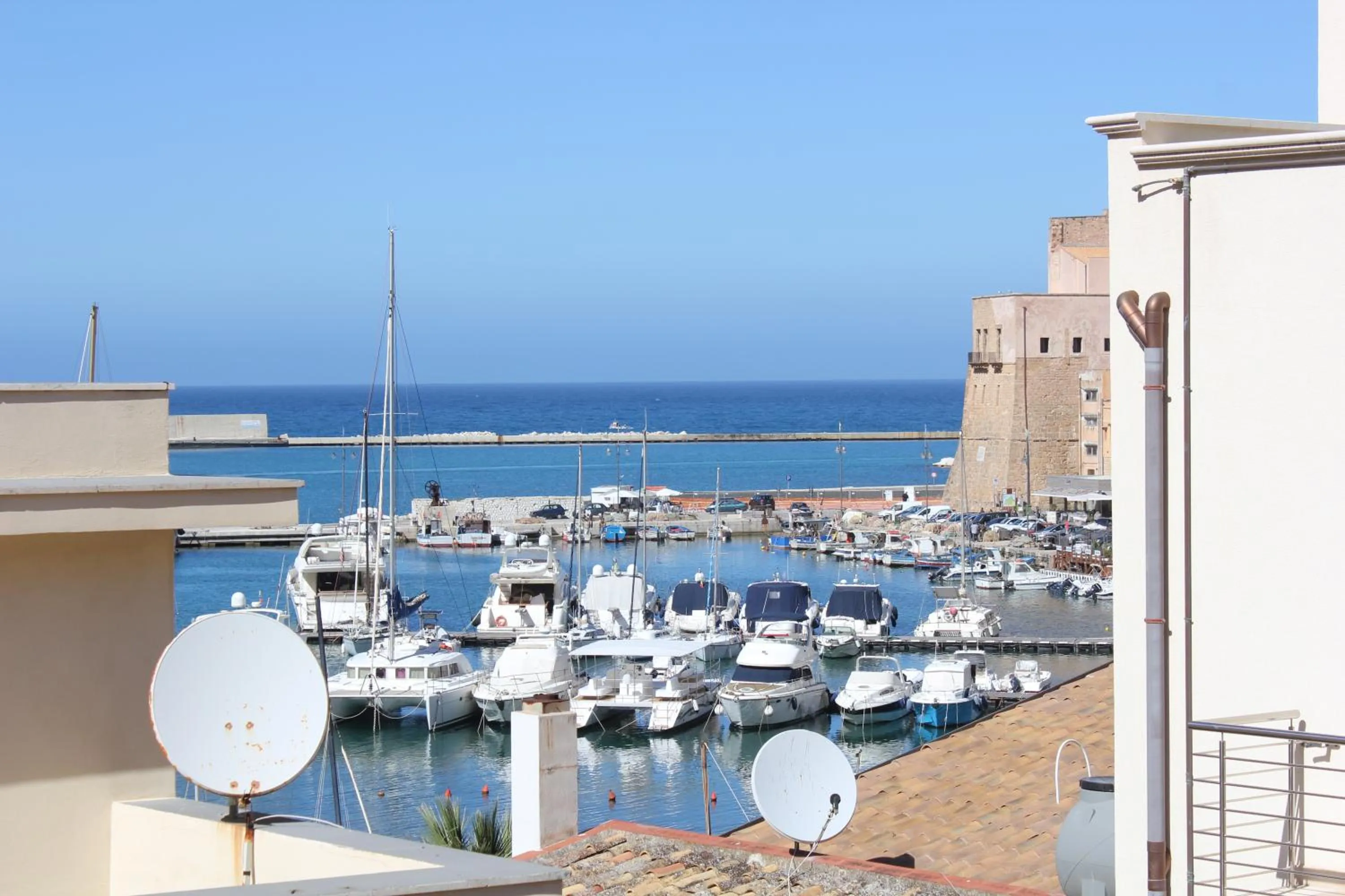 Sea view in B&B Da Peppa