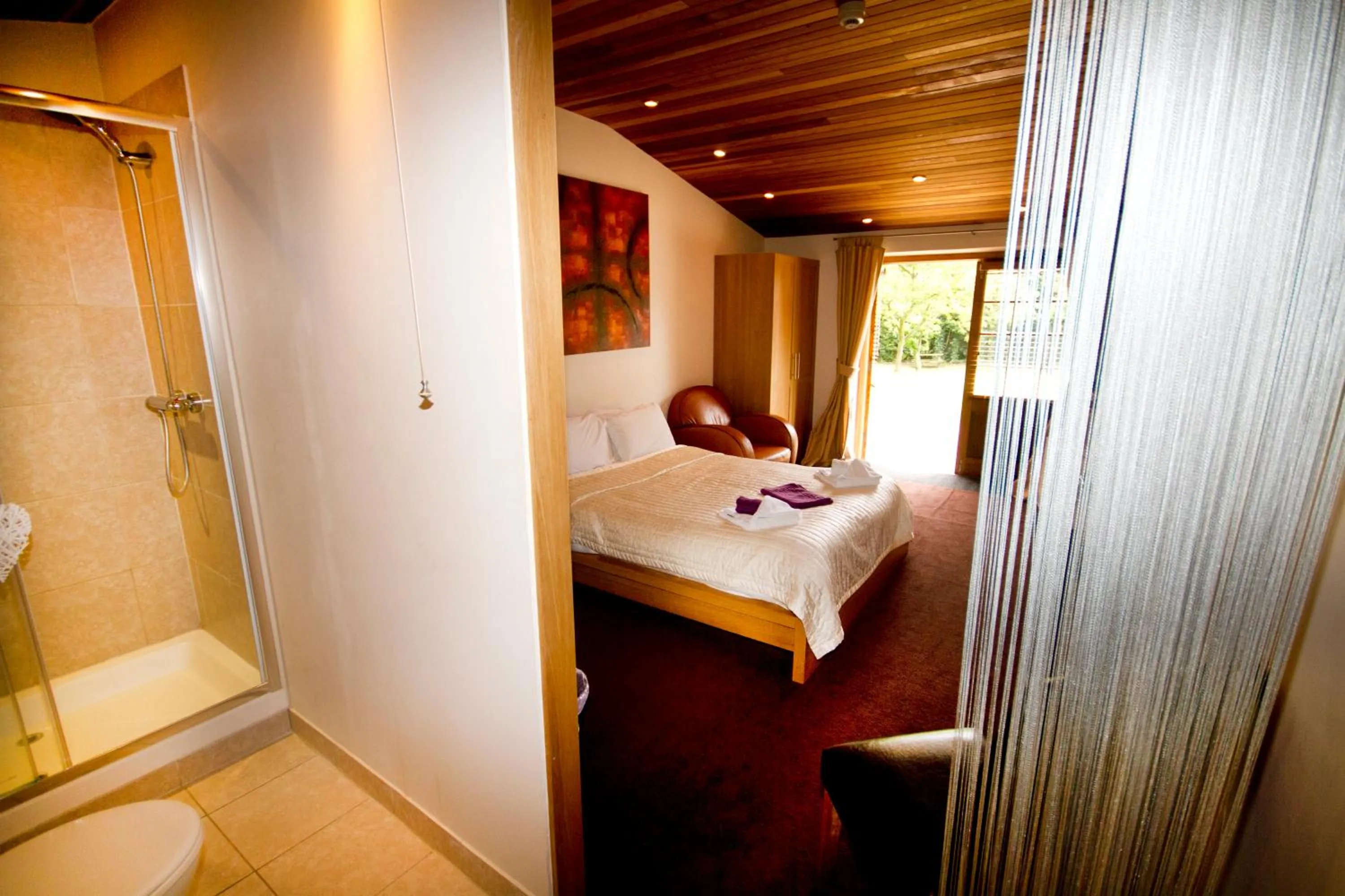 Day, Bed in Tonge Barn