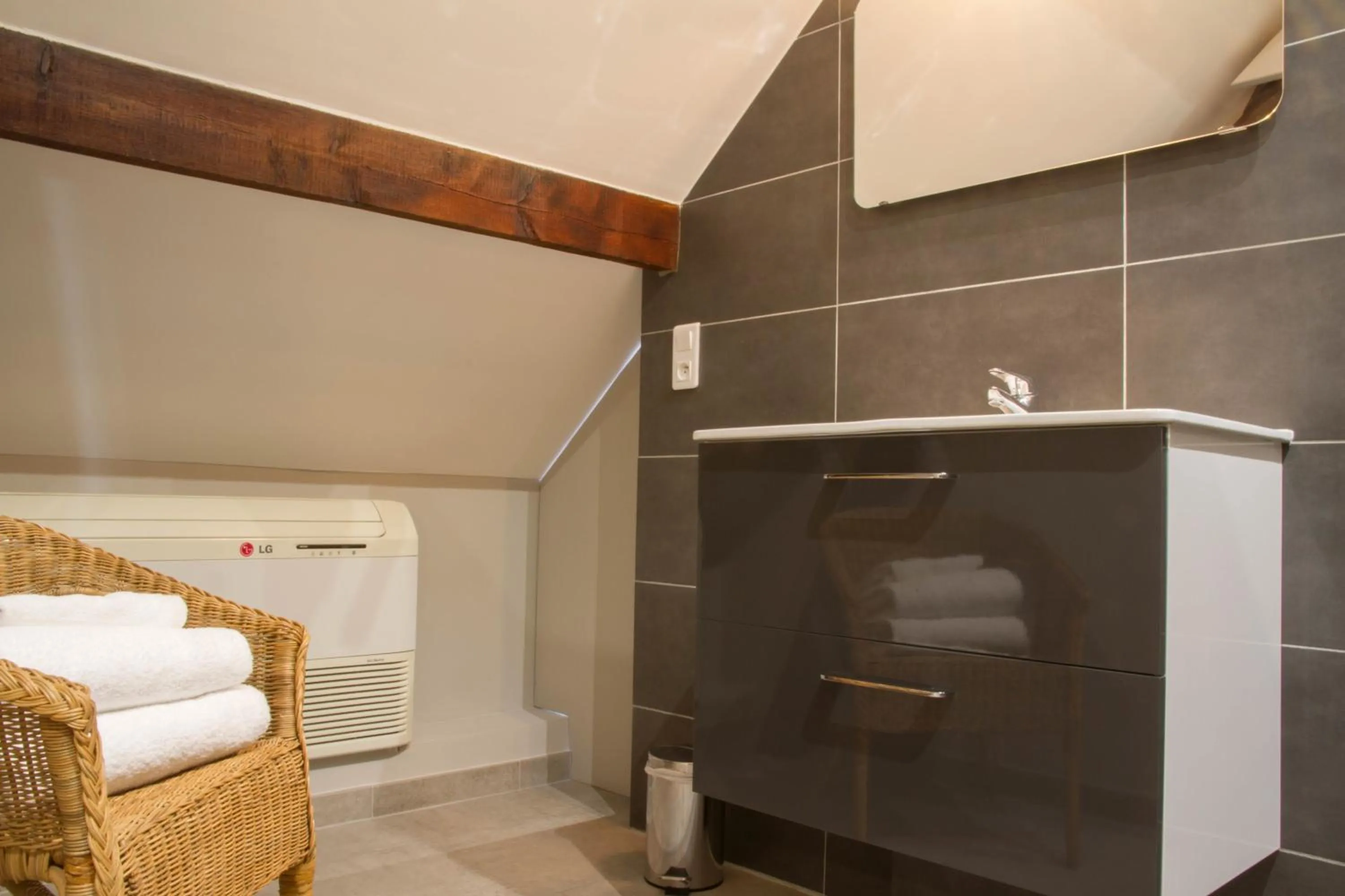 Bathroom, Bed in The Nest