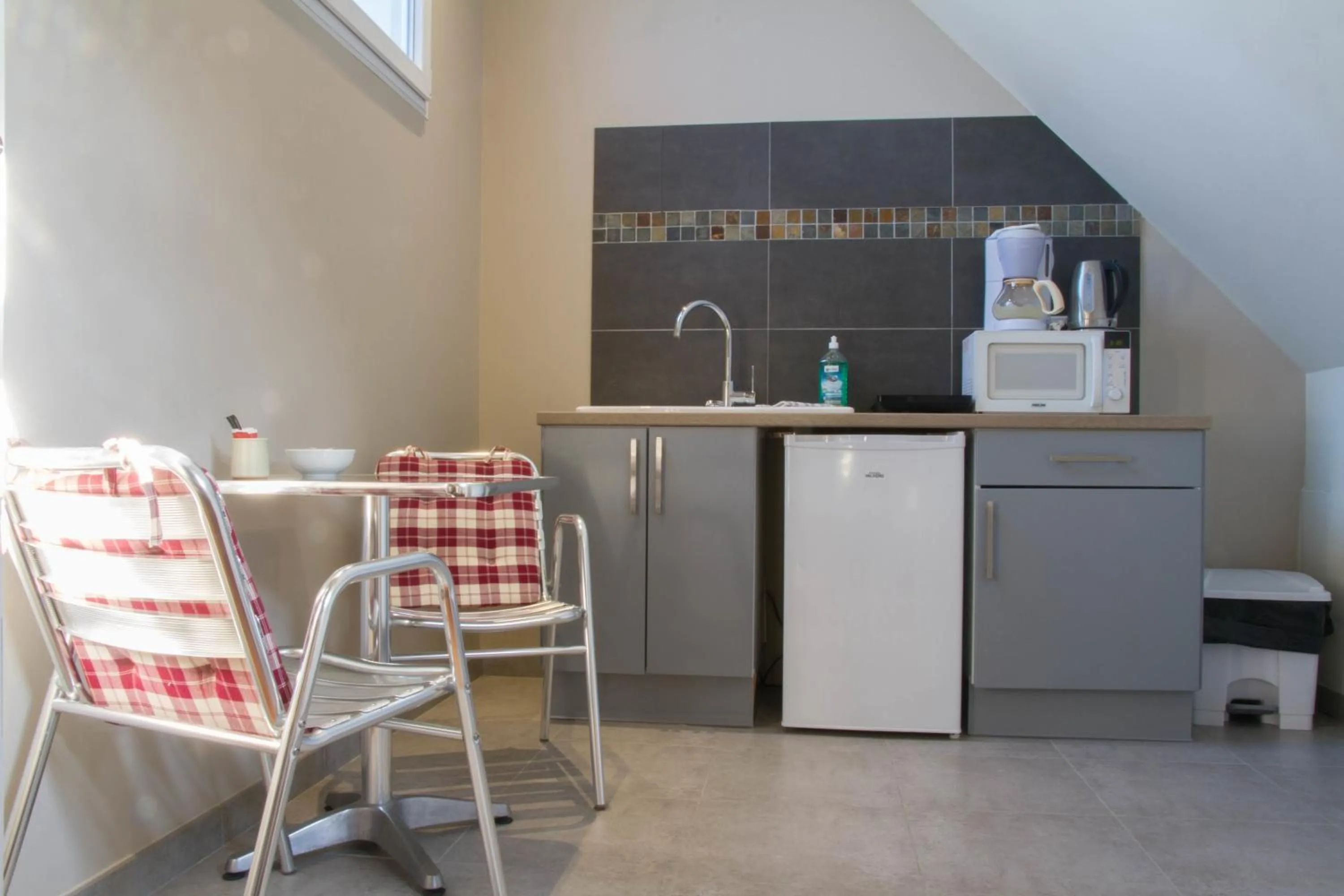 Coffee/tea facilities in The Nest