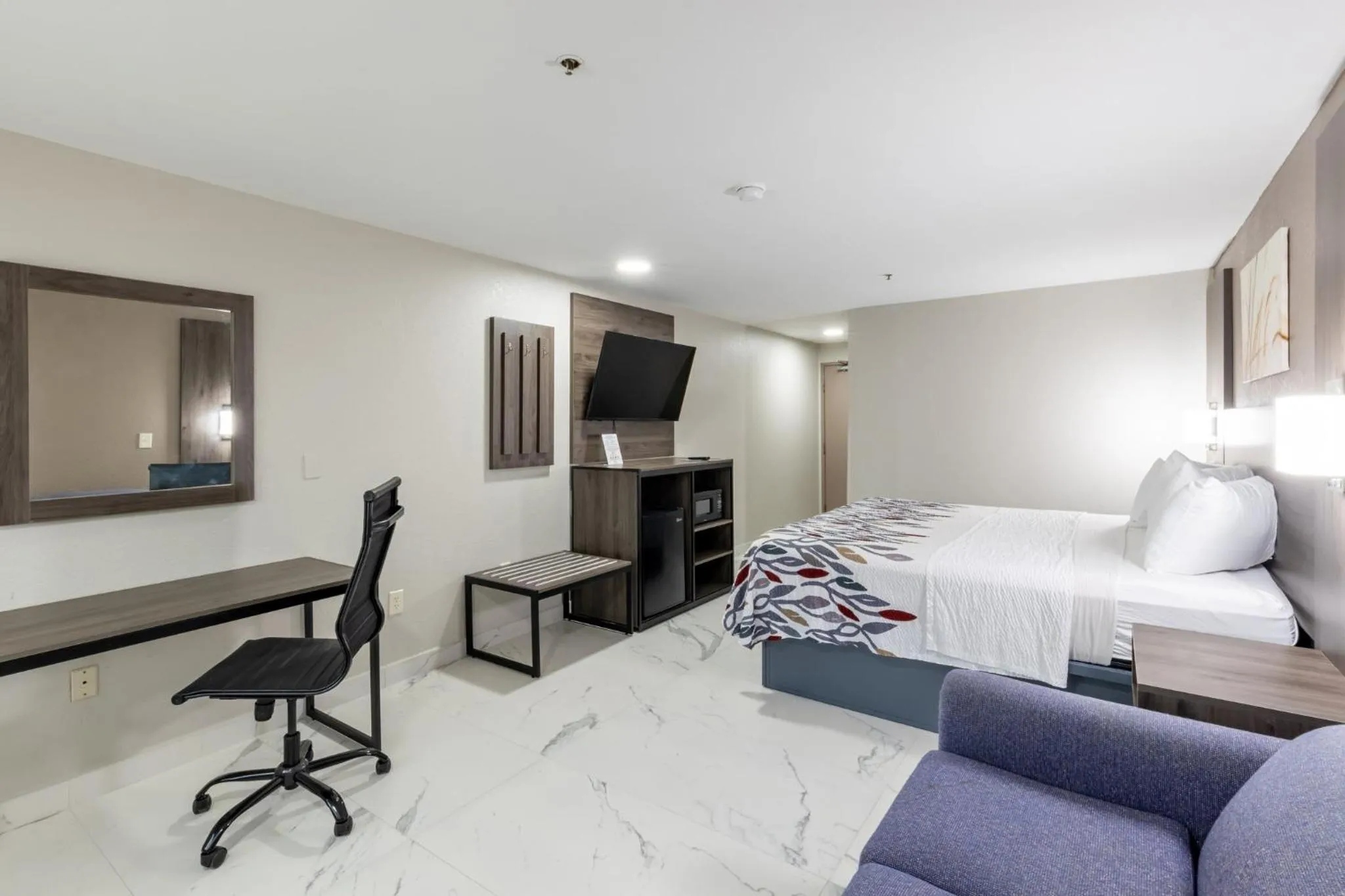 Bedroom, Bed in Red Roof Inn Pharr - McAllen