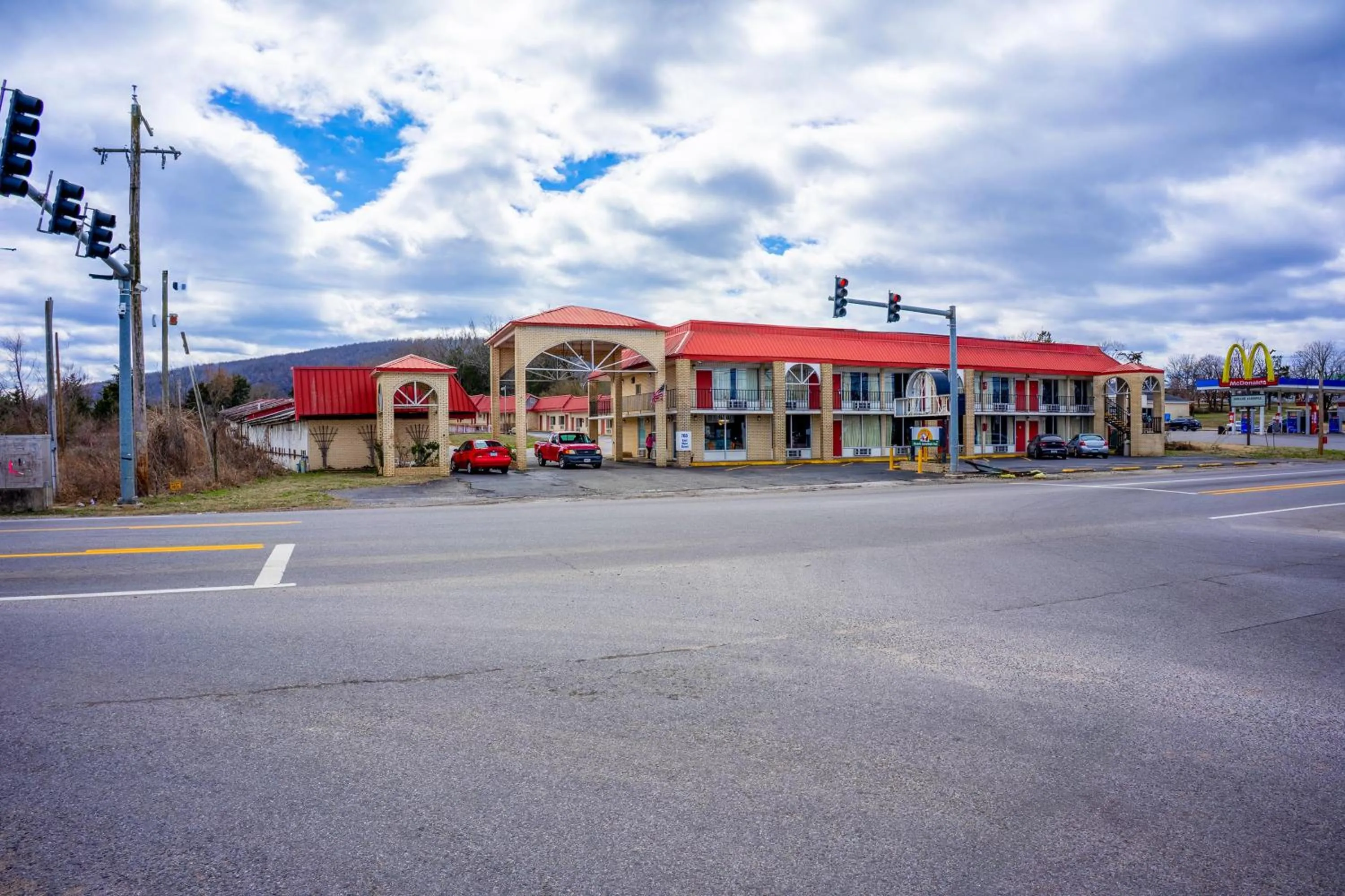 On site in Ozark Junction mountain view by OYO