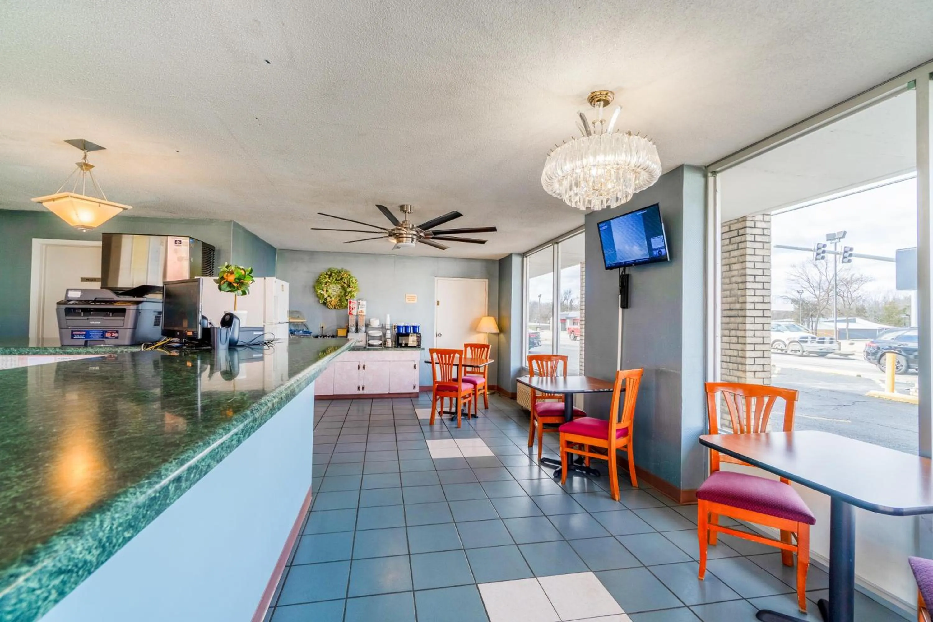 Lobby or reception in Ozark Junction mountain view by OYO