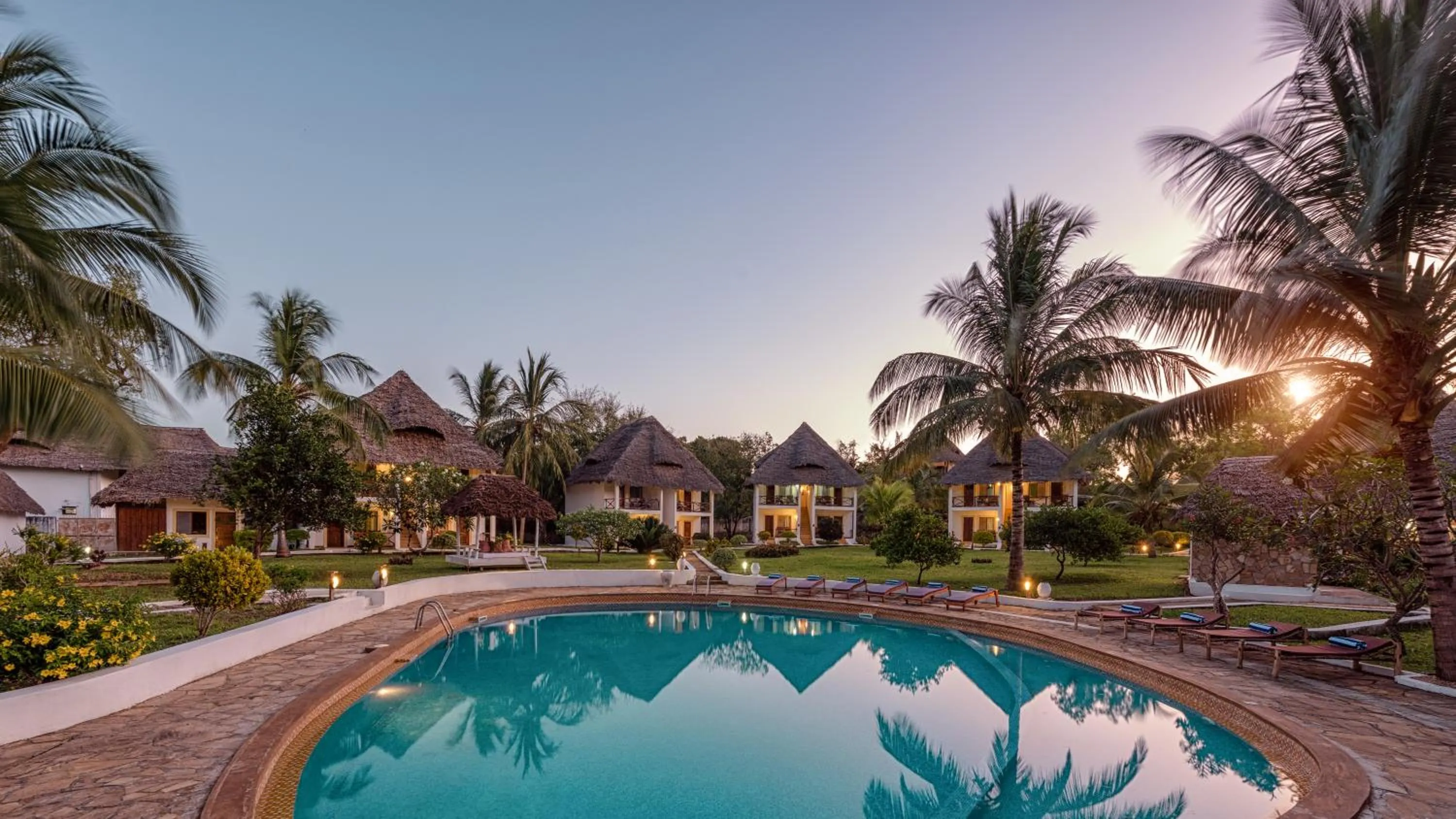 Swimming pool in Filao Beach by Sansi