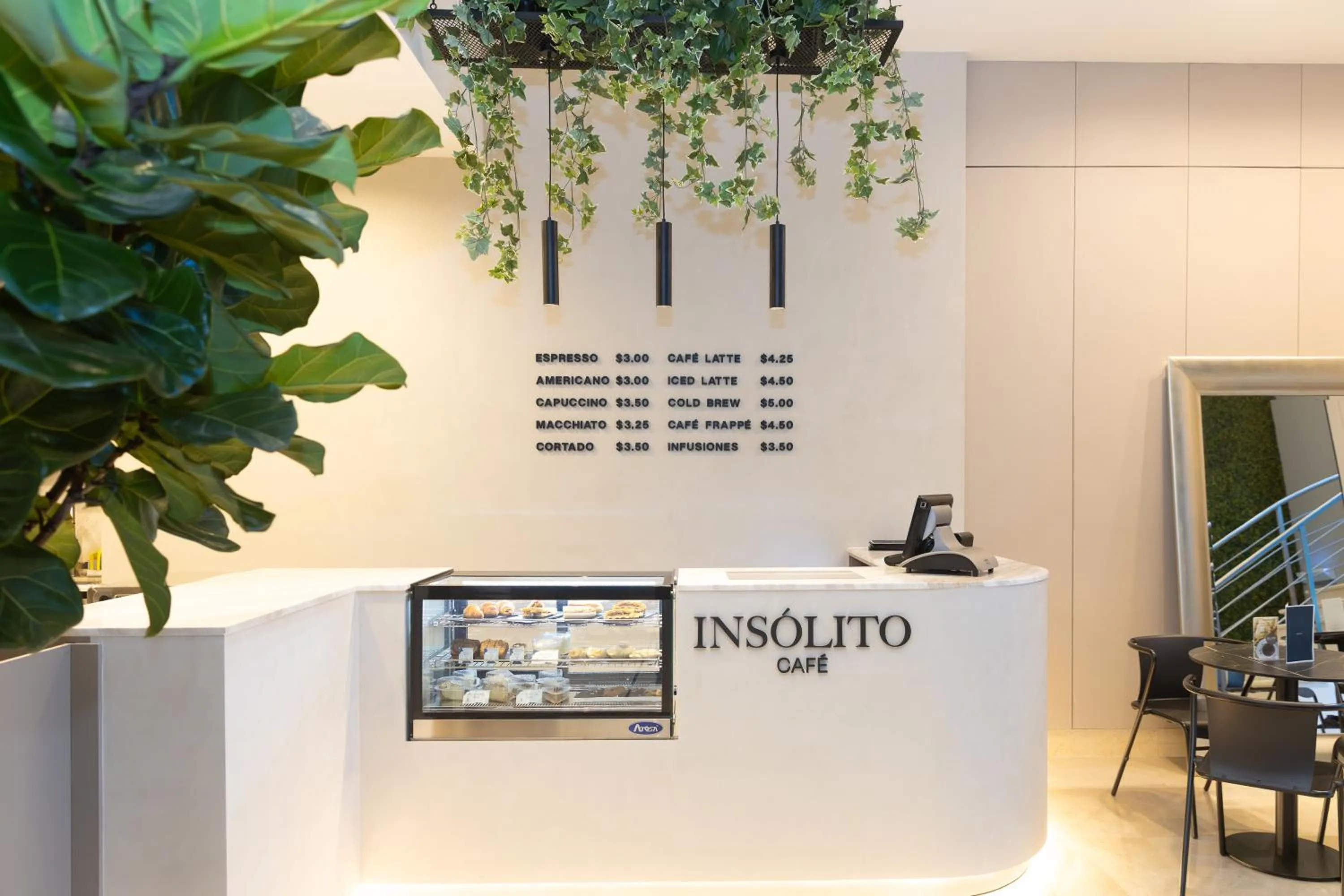 Restaurant/places to eat in Victoria Hotel and Suites Panama