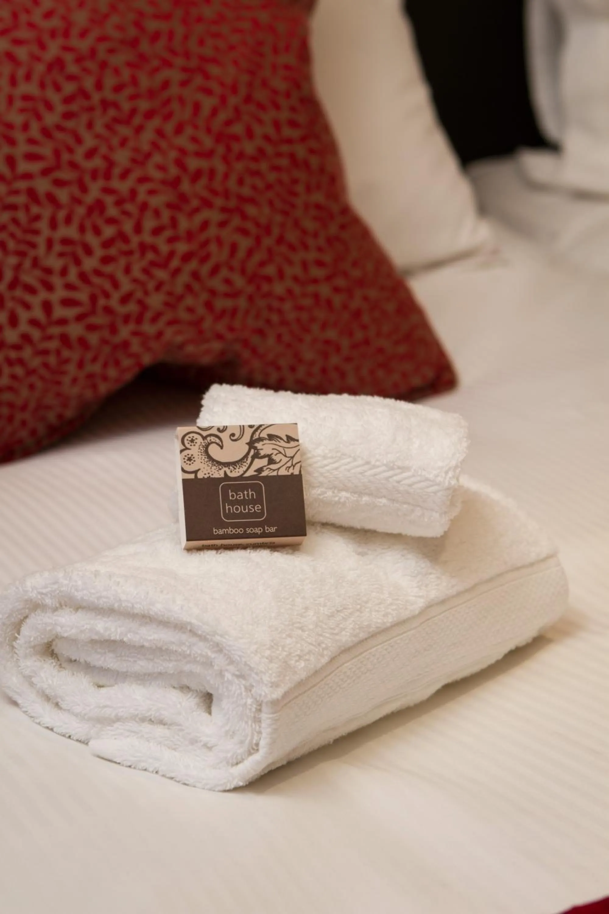 Decorative detail, Bed in Sun Inn