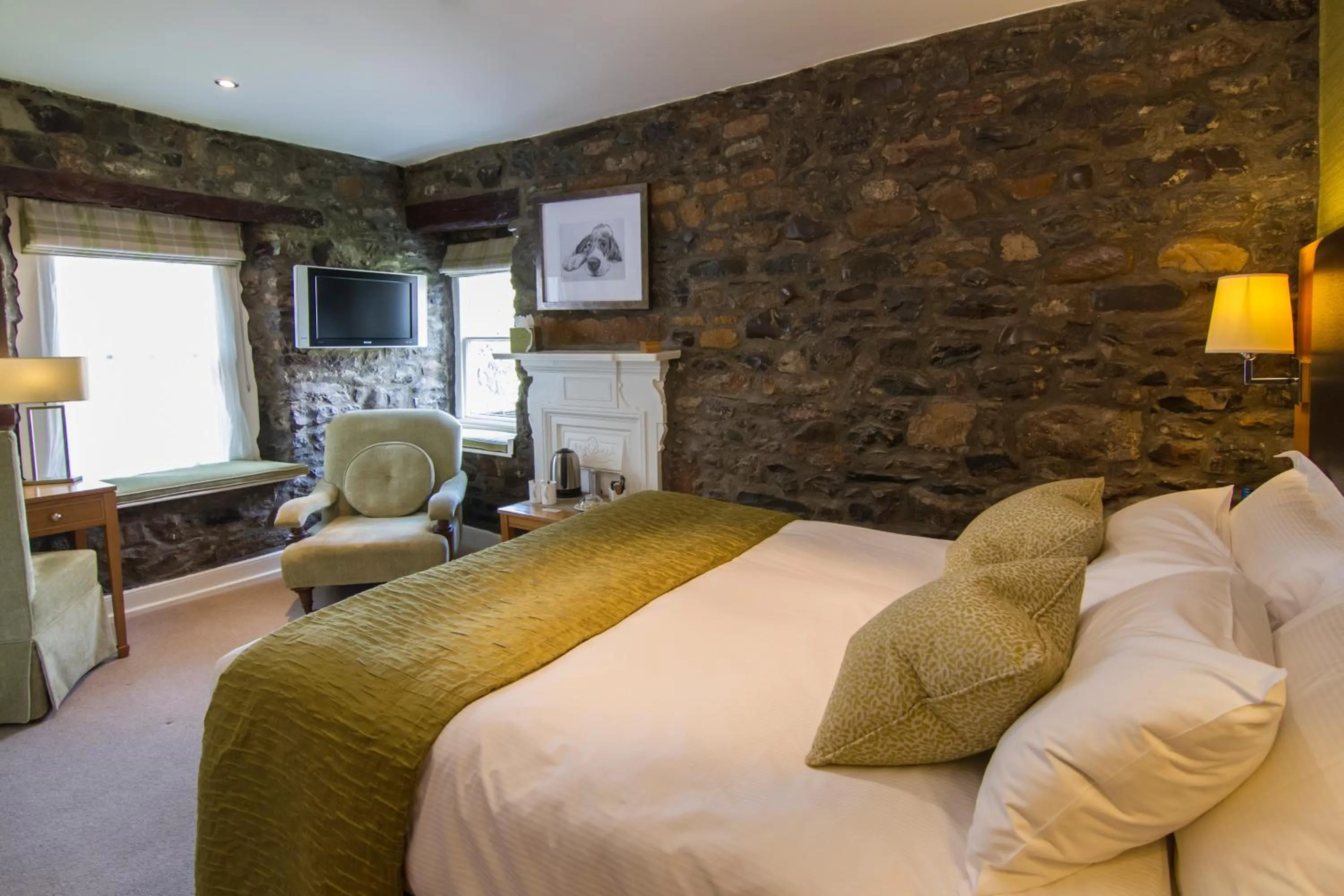 Bedroom, Bed in Sun Inn